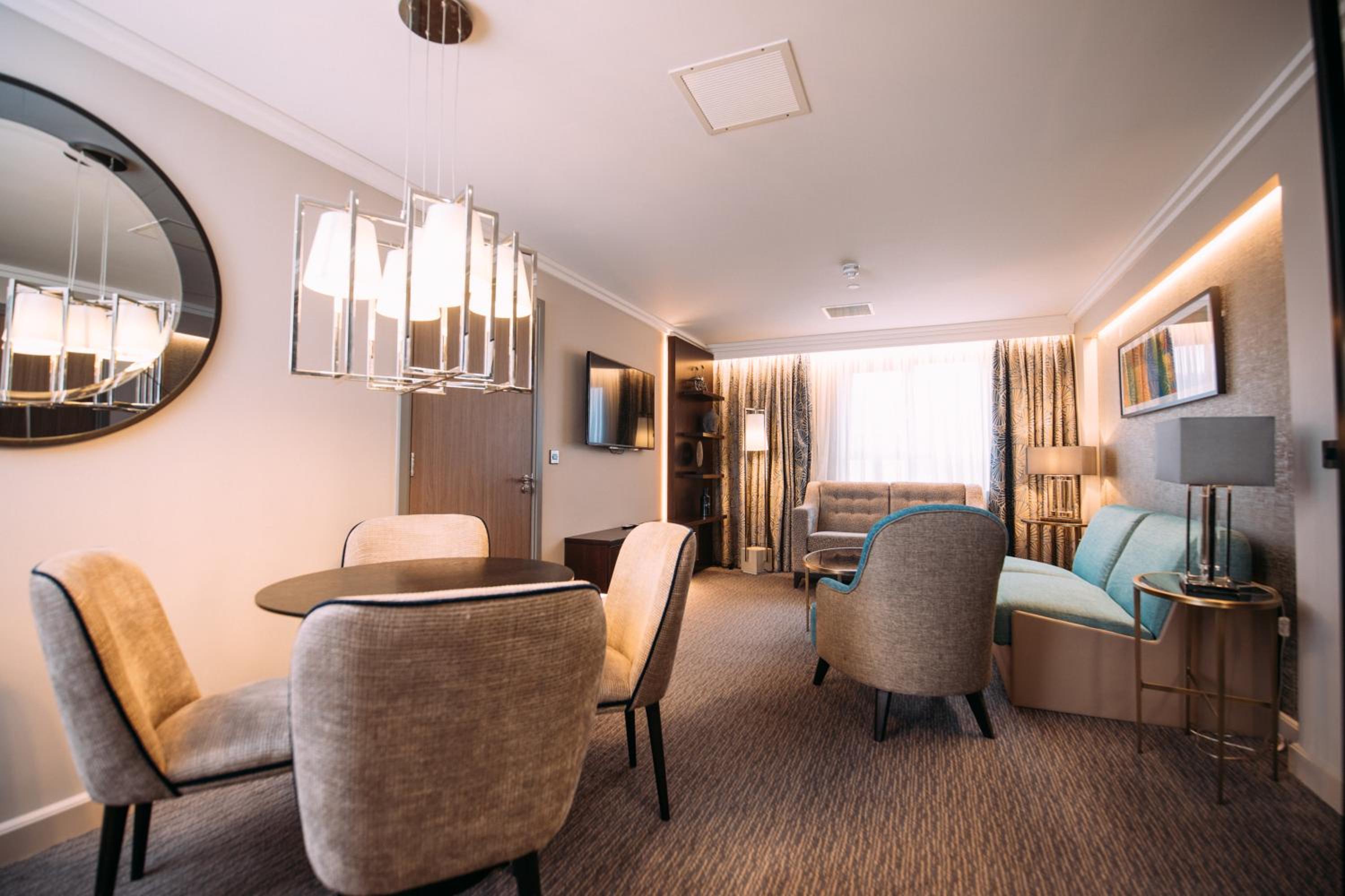 One-Bedroom King Suite with Sofa Bed - Photo 3