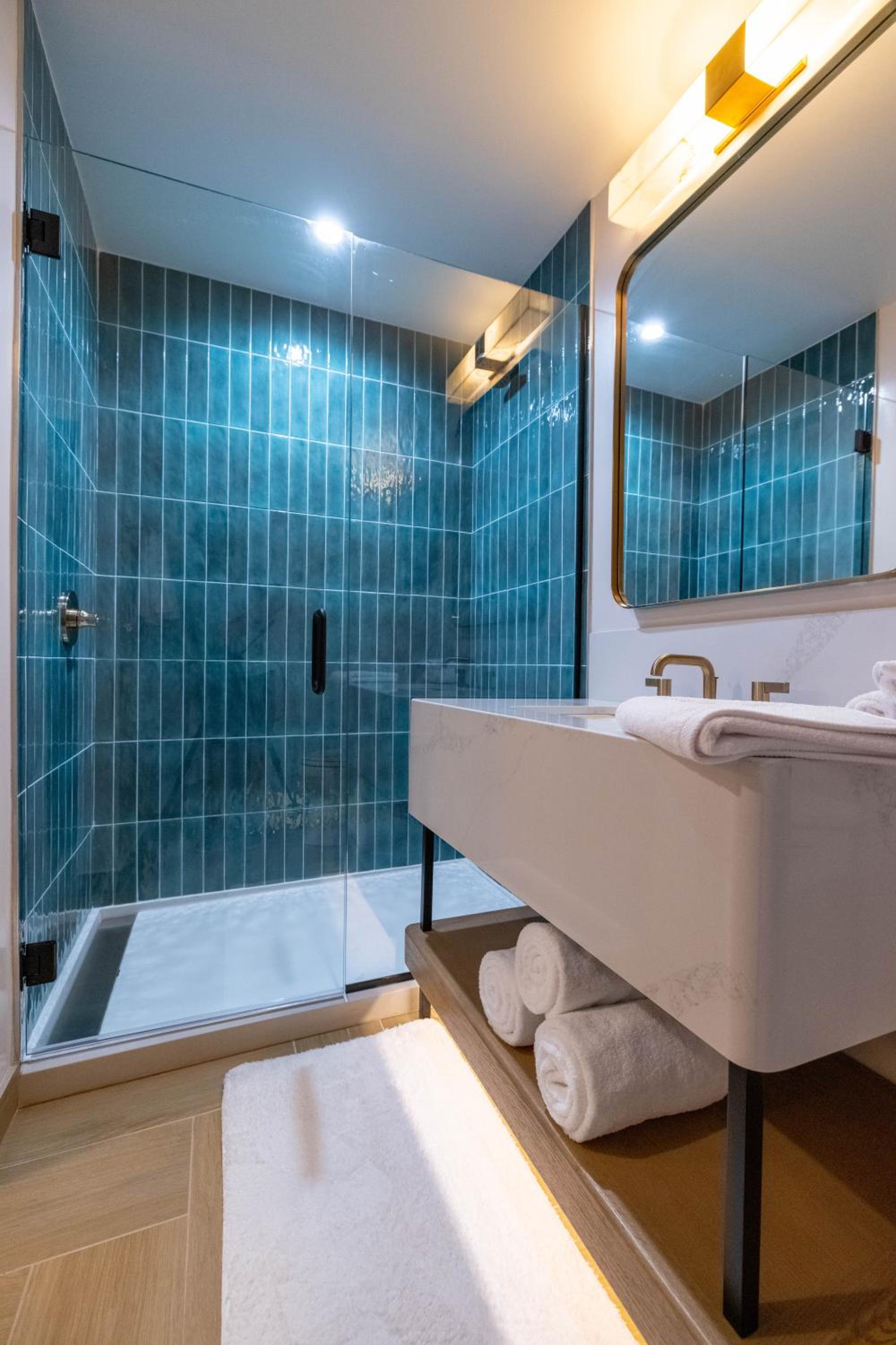 Standard Double Room with City View - Photo 3