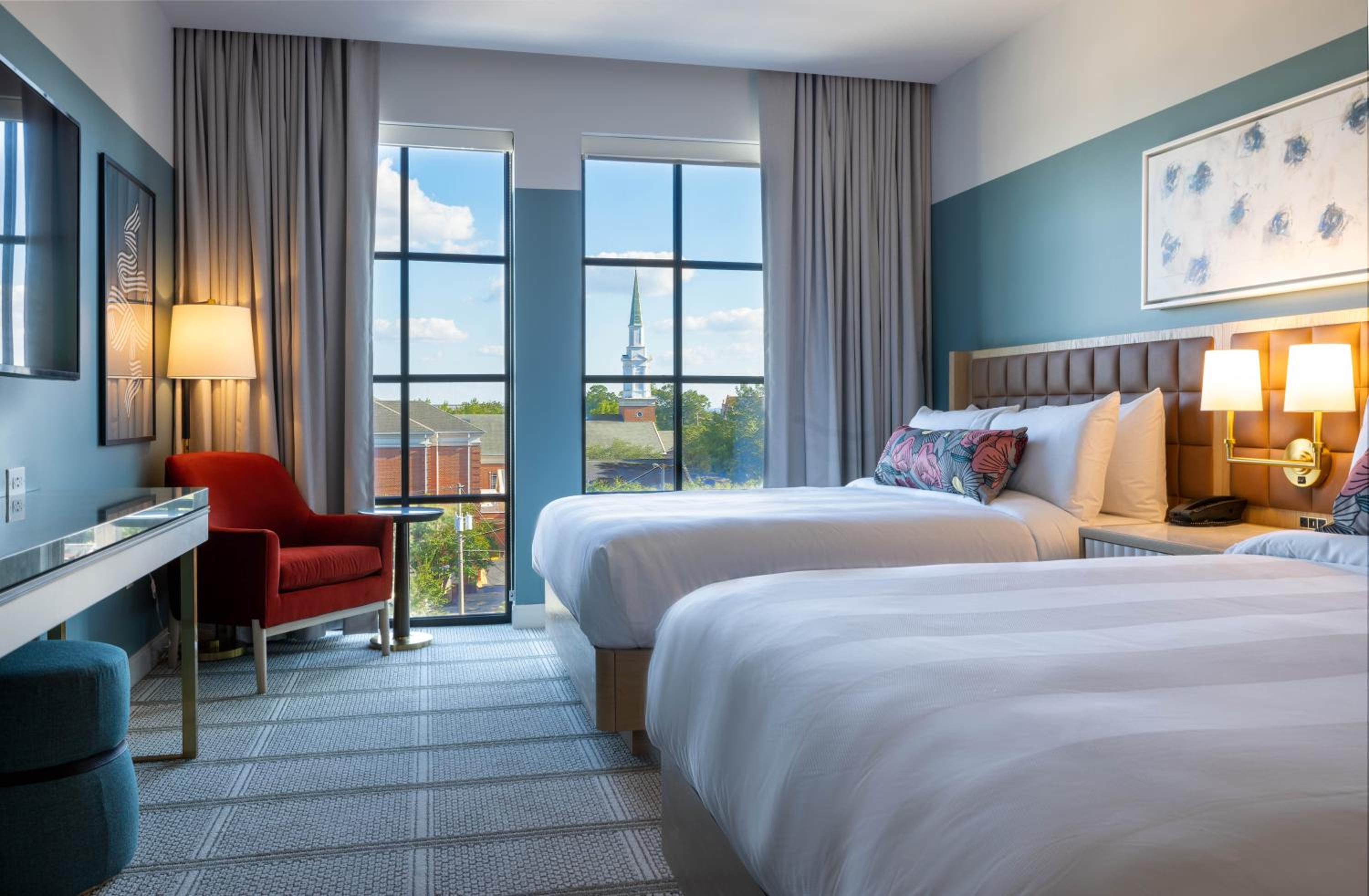 Standard Double Room with City View - Photo 4