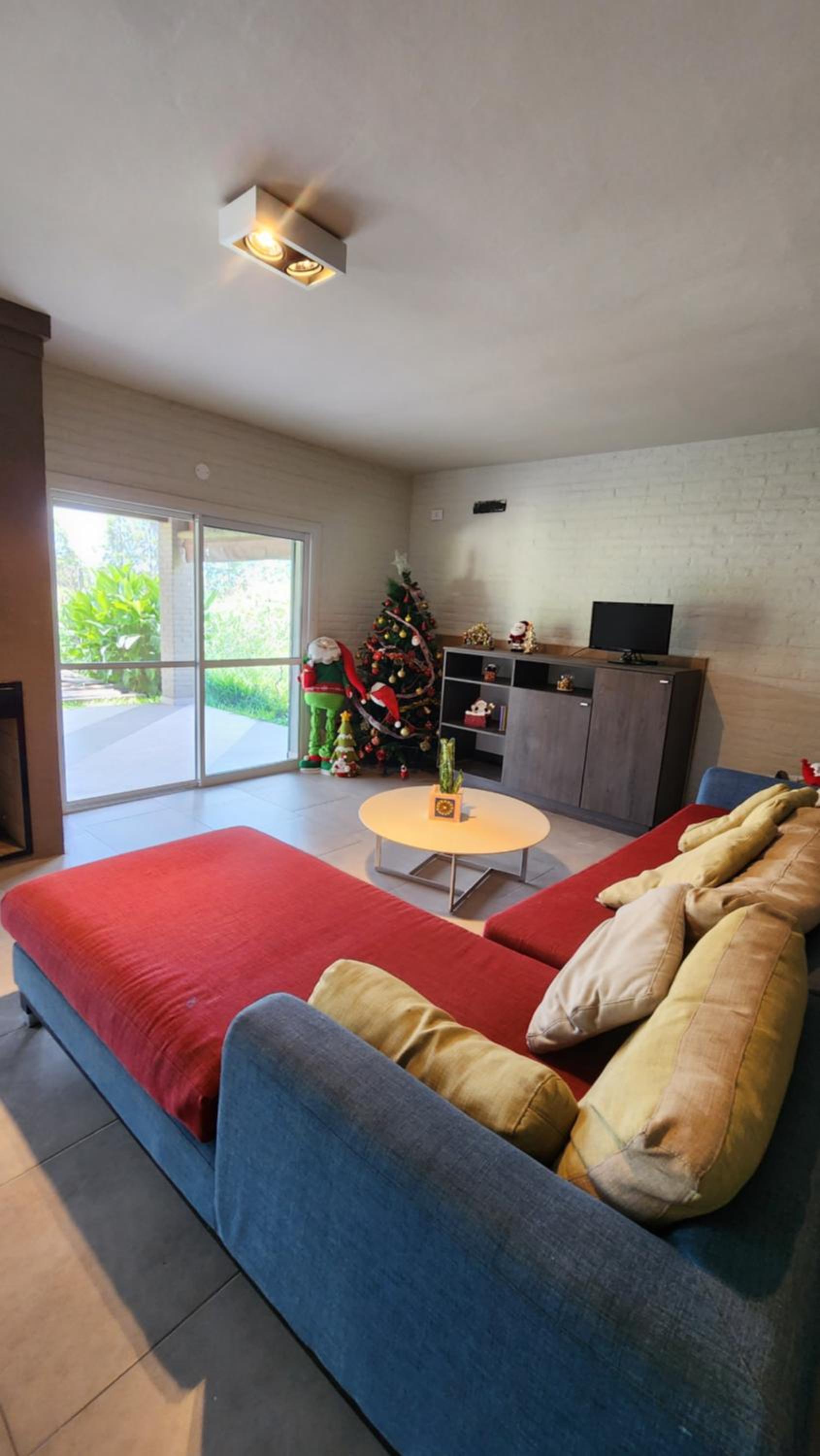 Three-Bedroom House photo 2