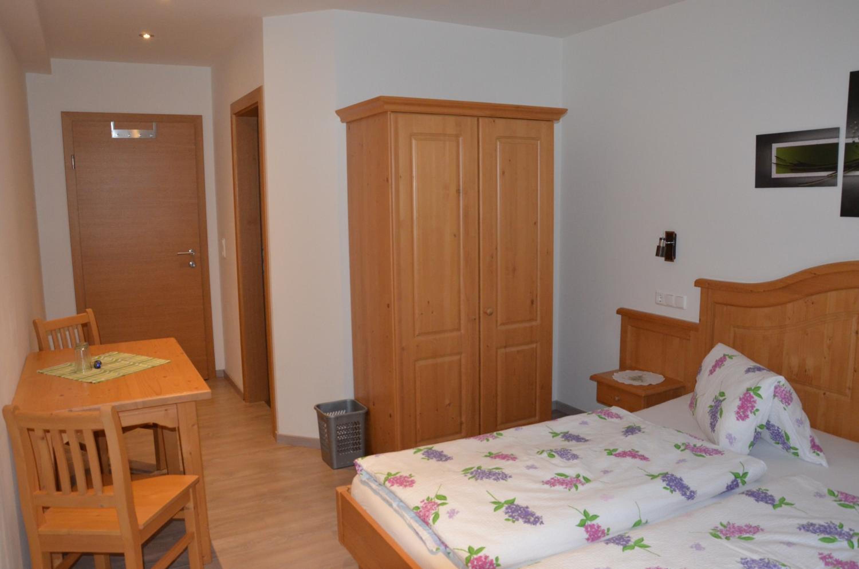 Double Room with Private Bathroom photo 1