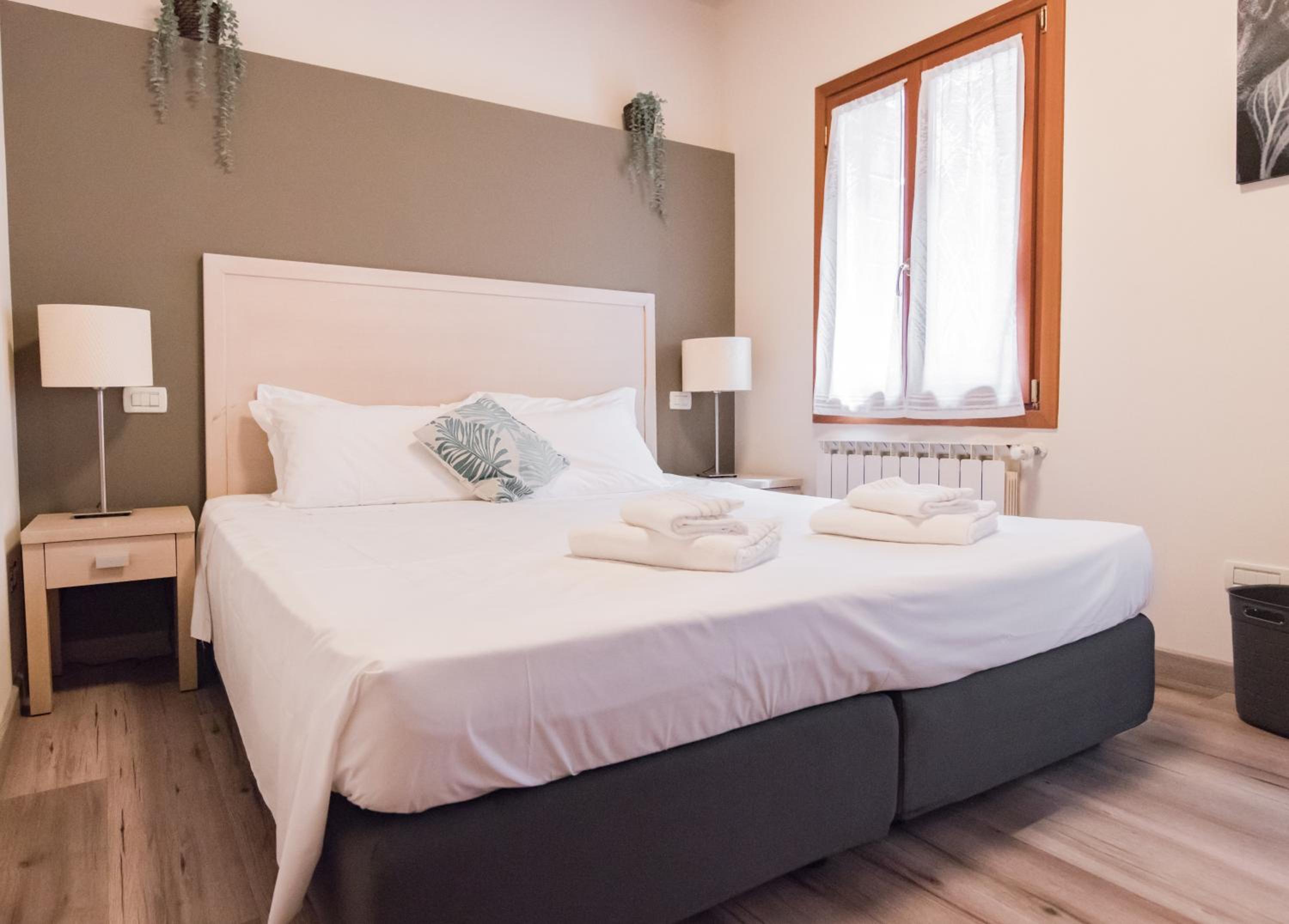 Double Room with Private External Bathroom photo 1