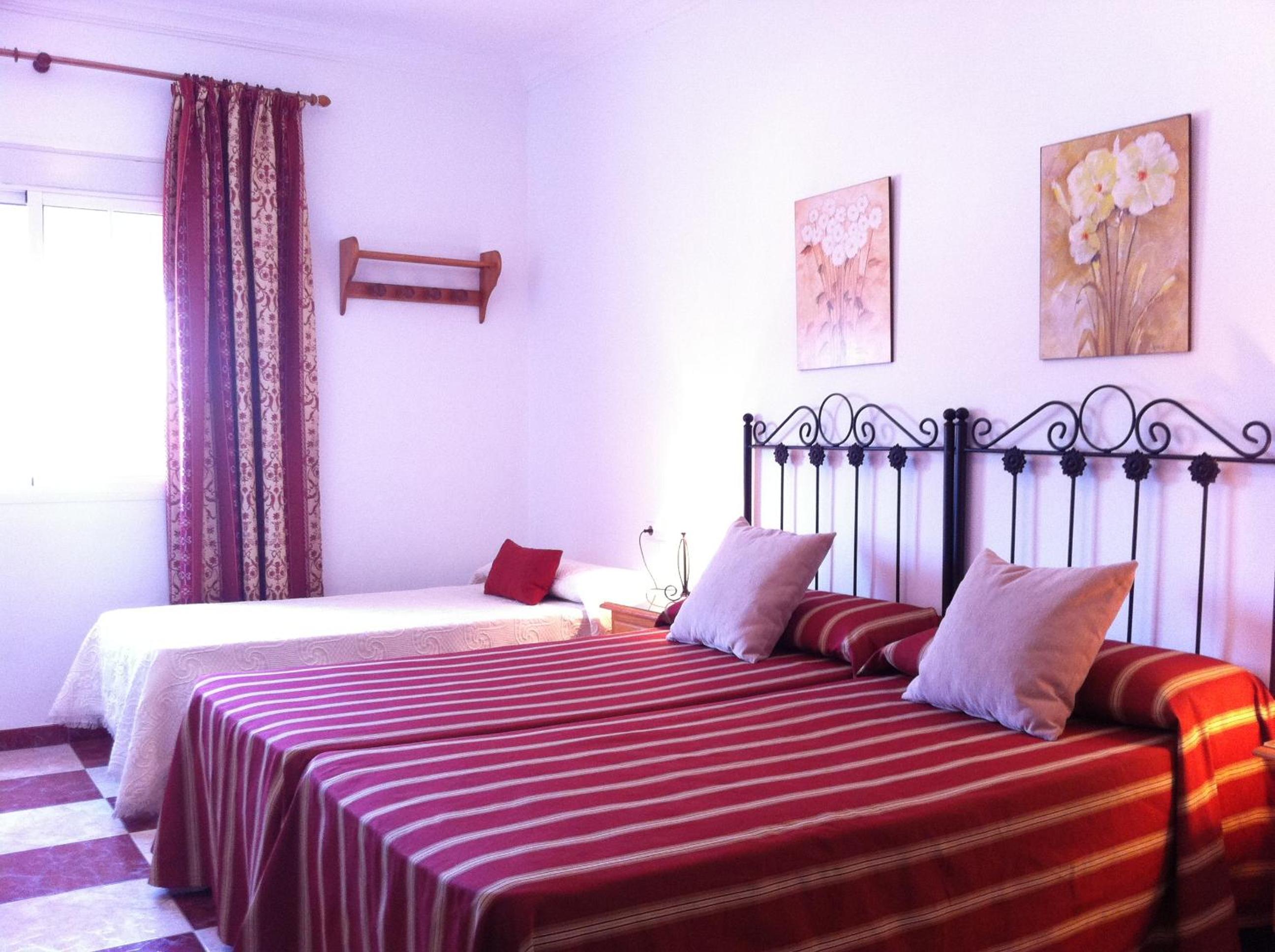 Double or Twin Room - Photo 5