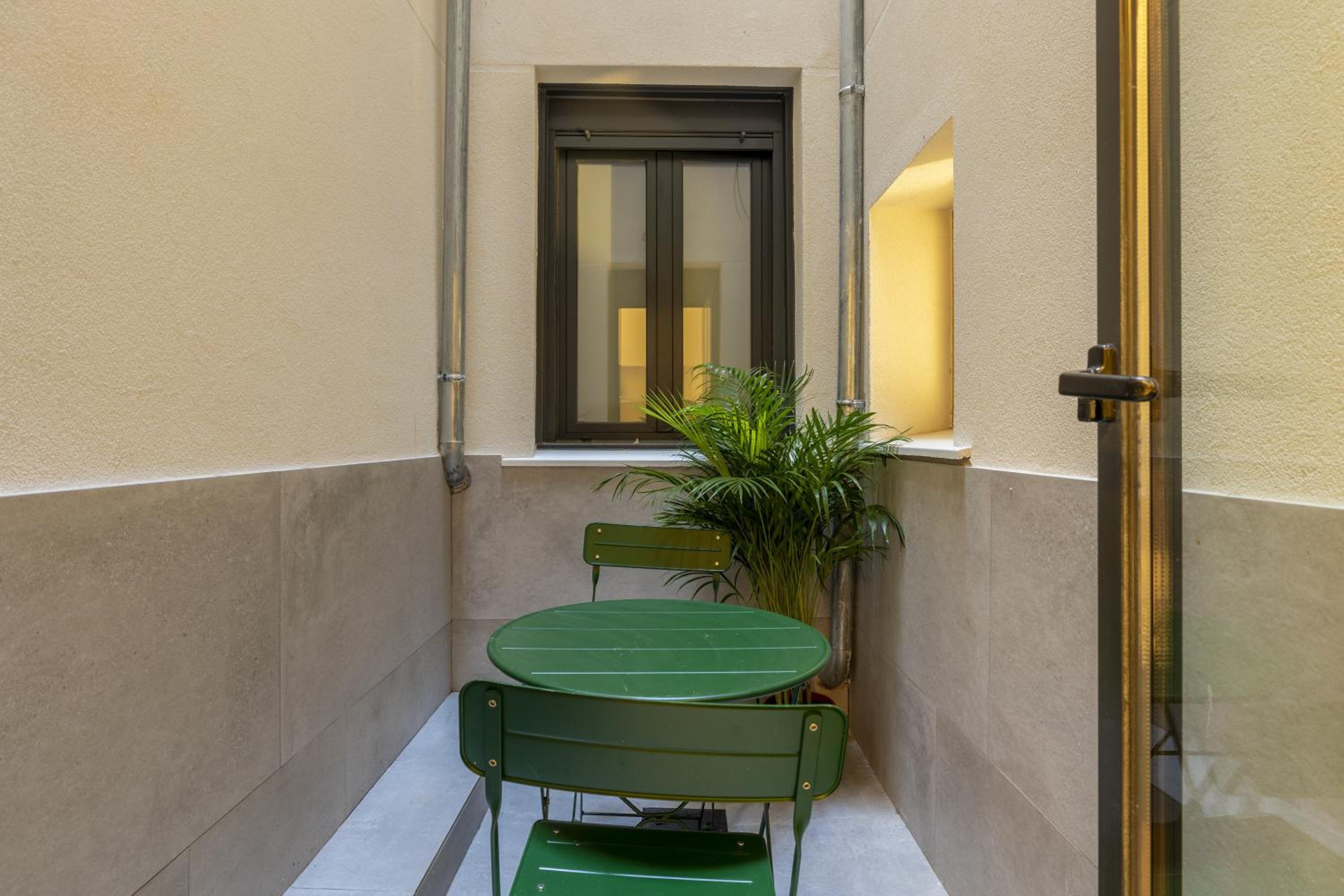 Apartment - Ground Floor photo 2