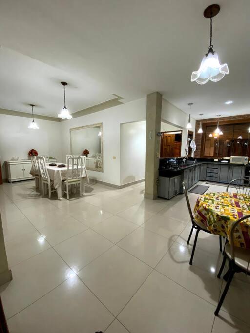 Four-Bedroom House photo 3