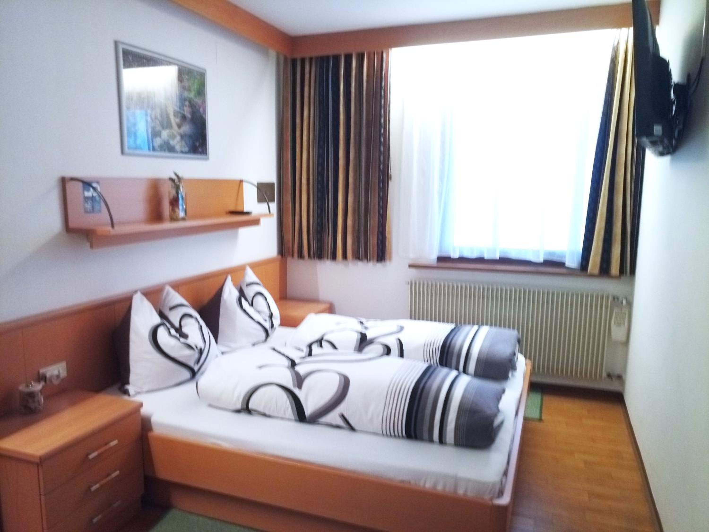 Family Room with Balcony without View photo 1