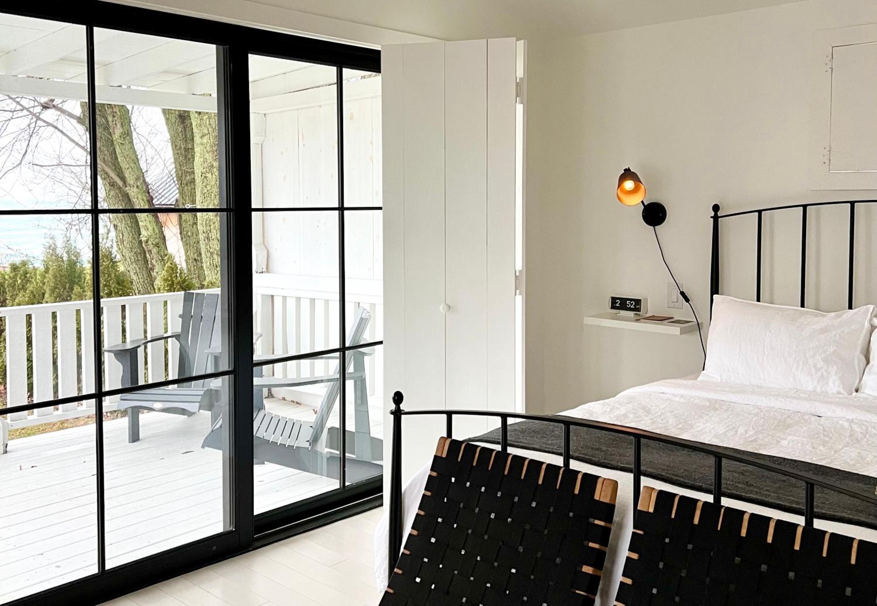 Queen Room with Balcony photo 1