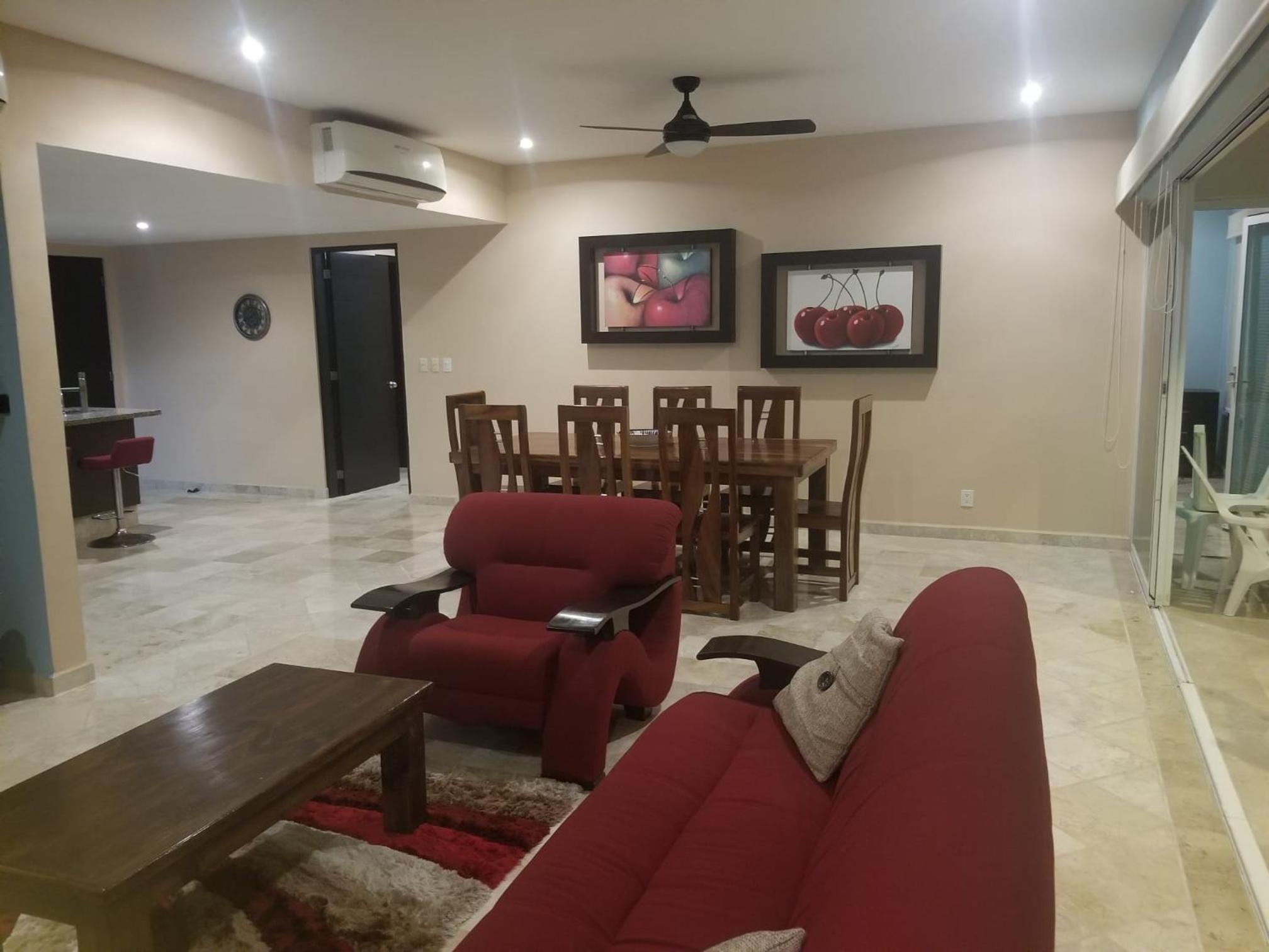 Three-Bedroom Premium Apartment with Balcony photo 1