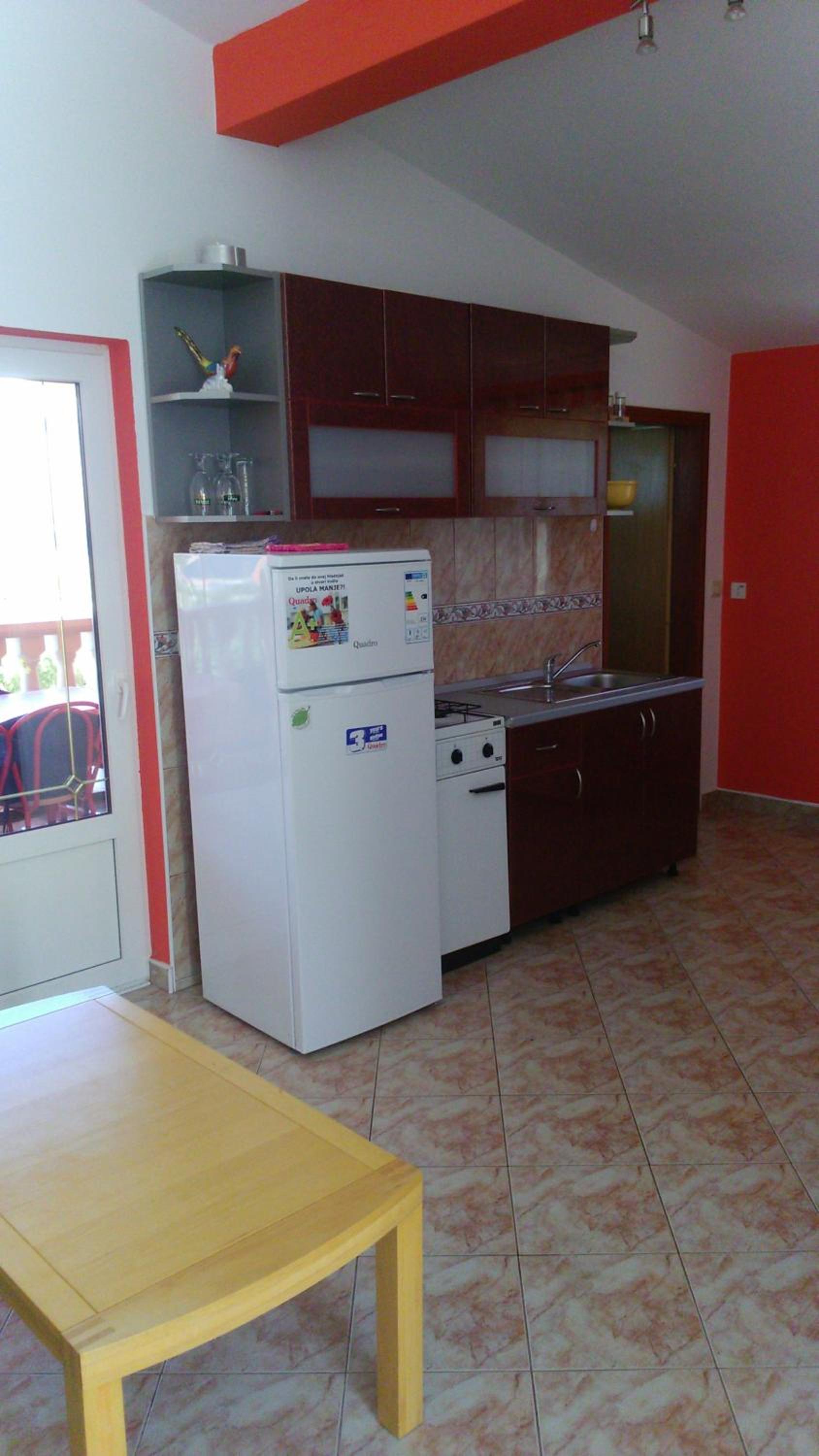One-Bedroom Apartment - Photo 3
