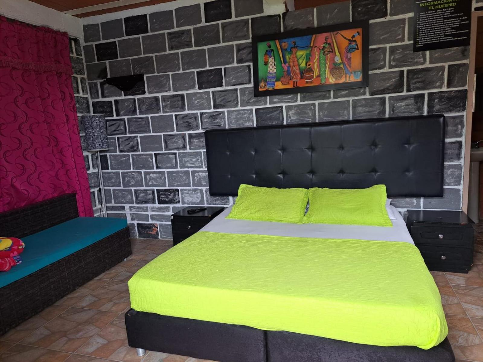 Double Room with Private Bathroom photo 2