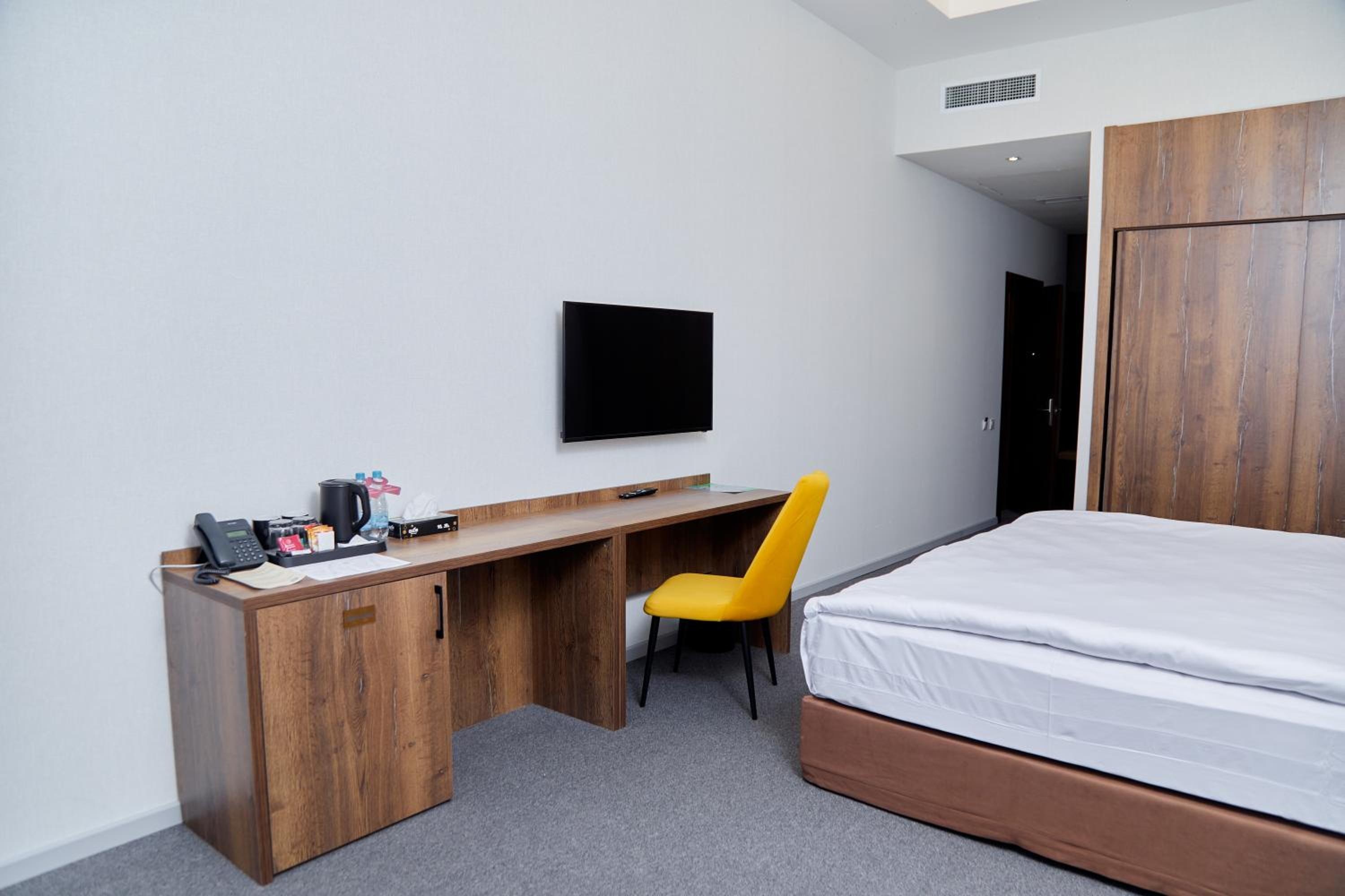 Budget Double or Twin Room - Photo 3