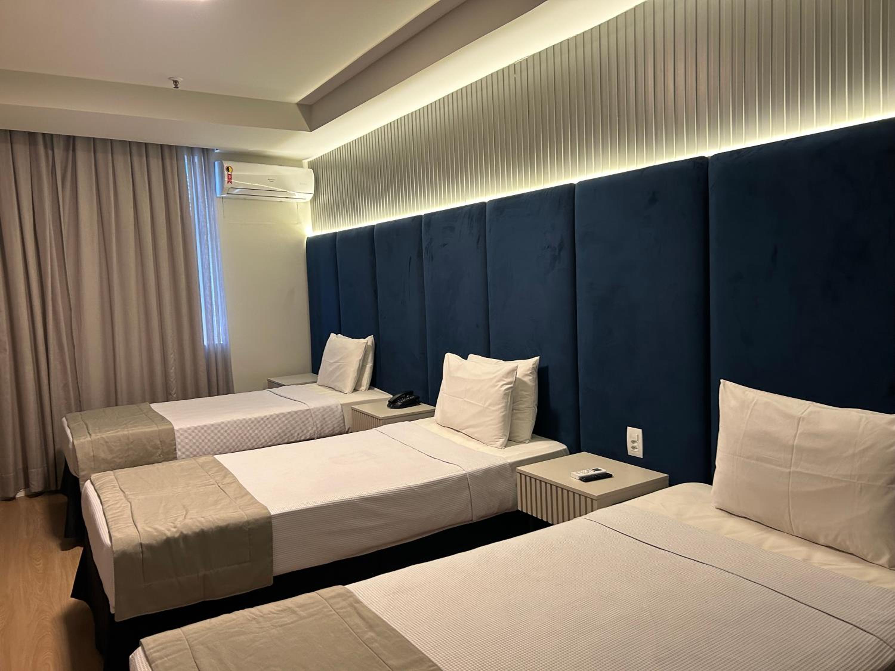Luxury Triple Room - Photo 23