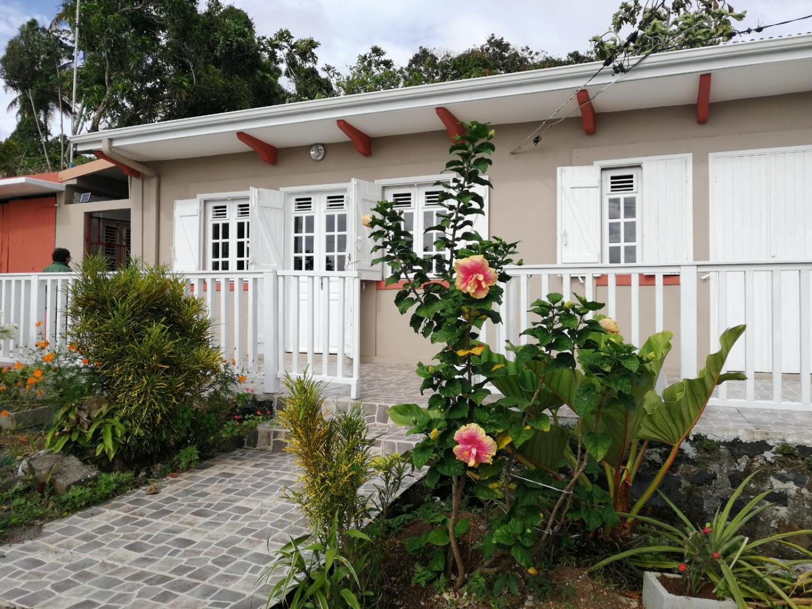 Three-Bedroom House photo 2