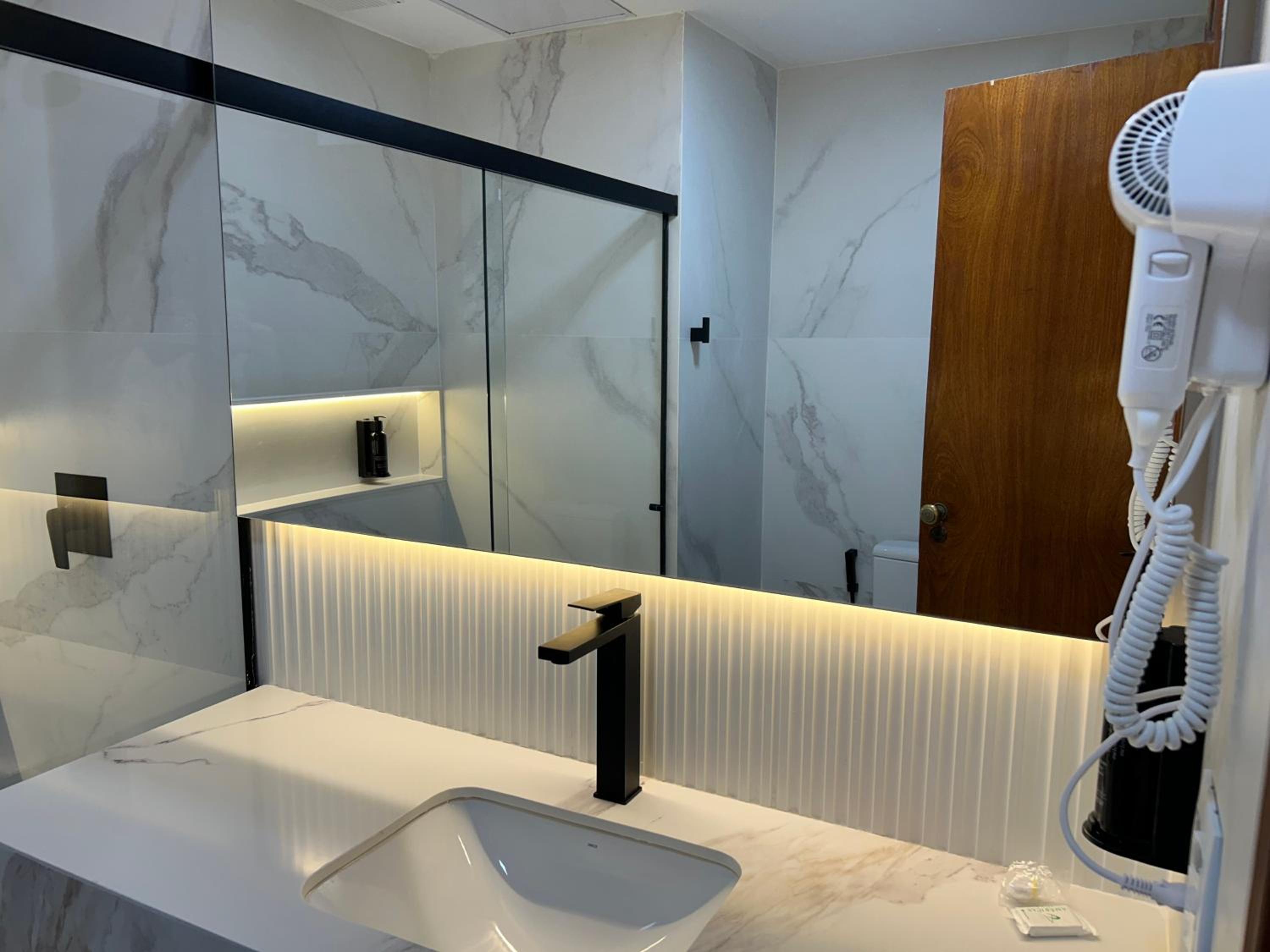 Luxury Triple Room - Photo 18