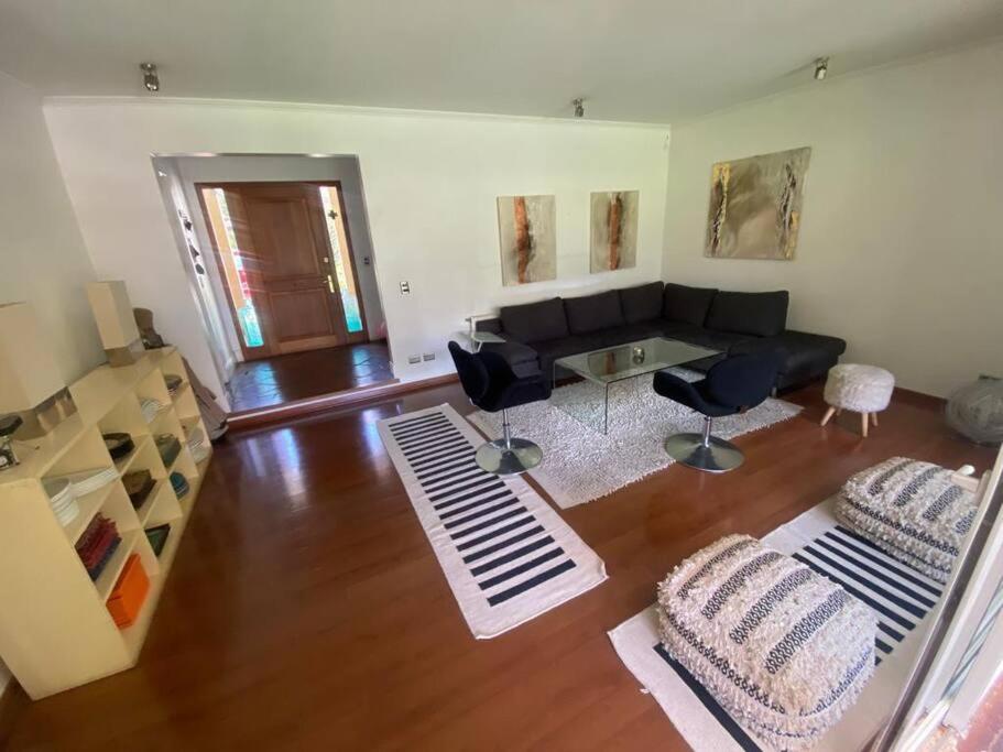 One-Bedroom House photo 1