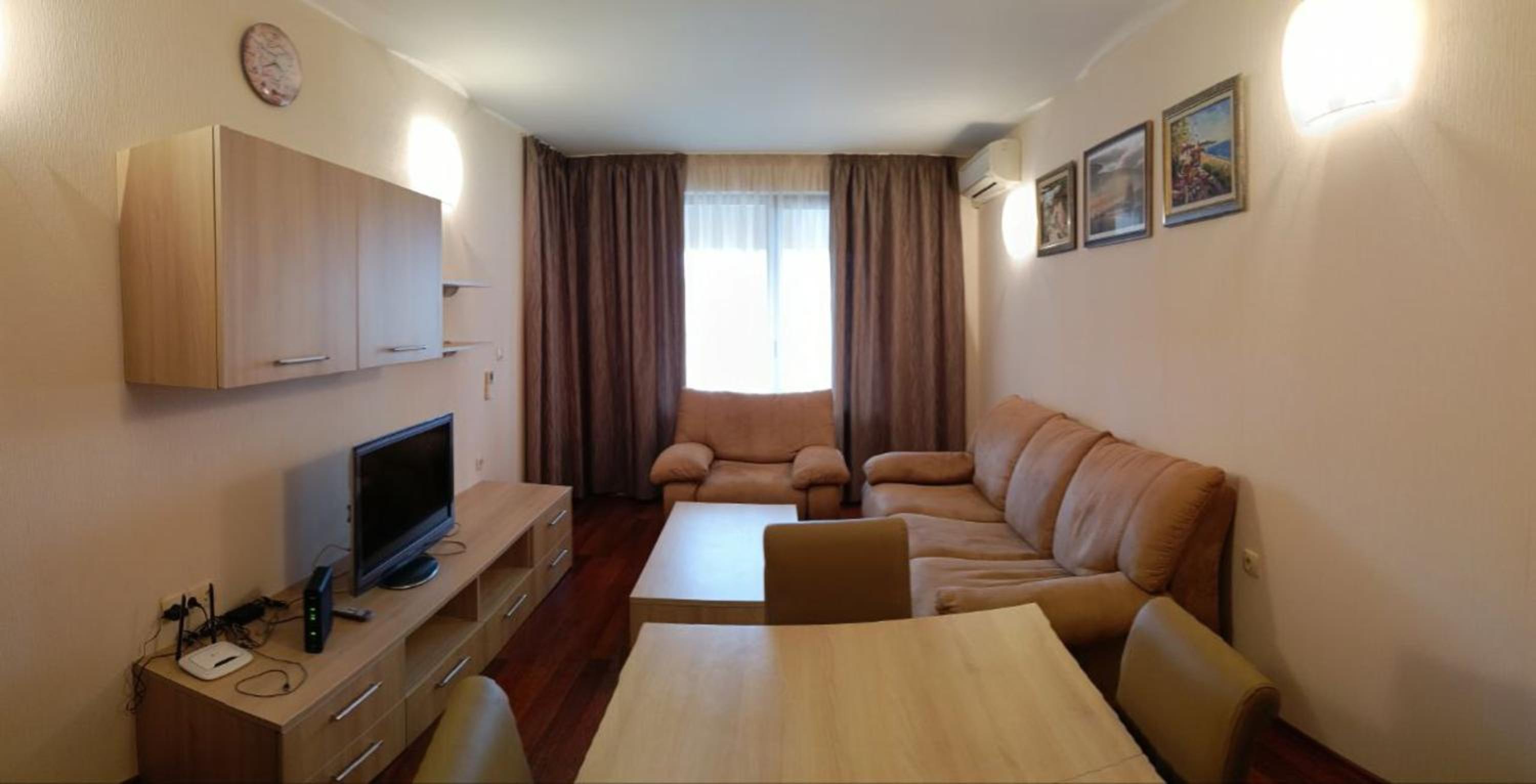 One-Bedroom Apartment photo 1