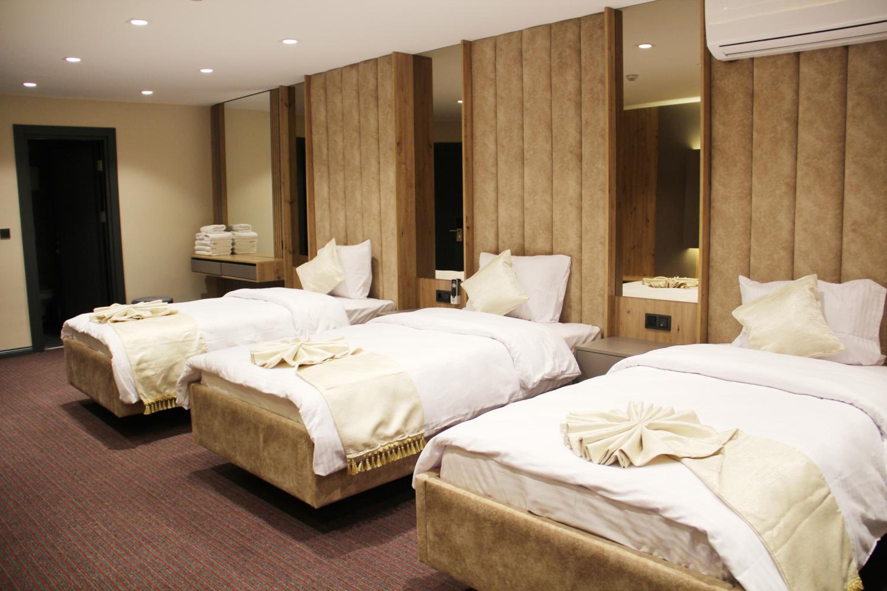 Standard Triple Room photo 2