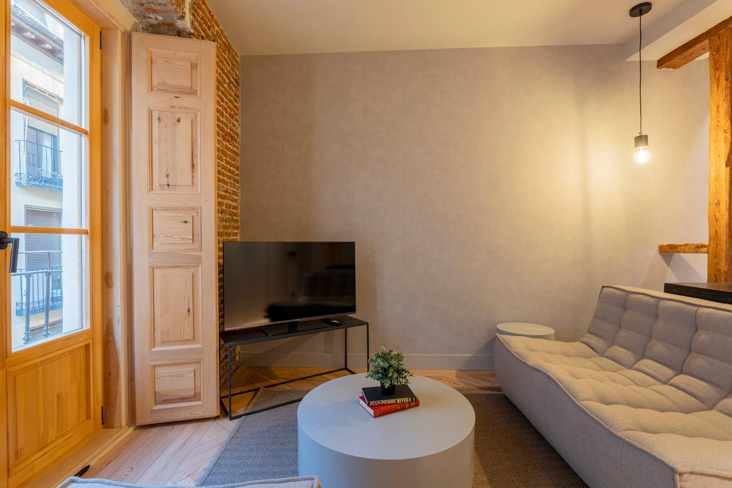 Apartment photo 2