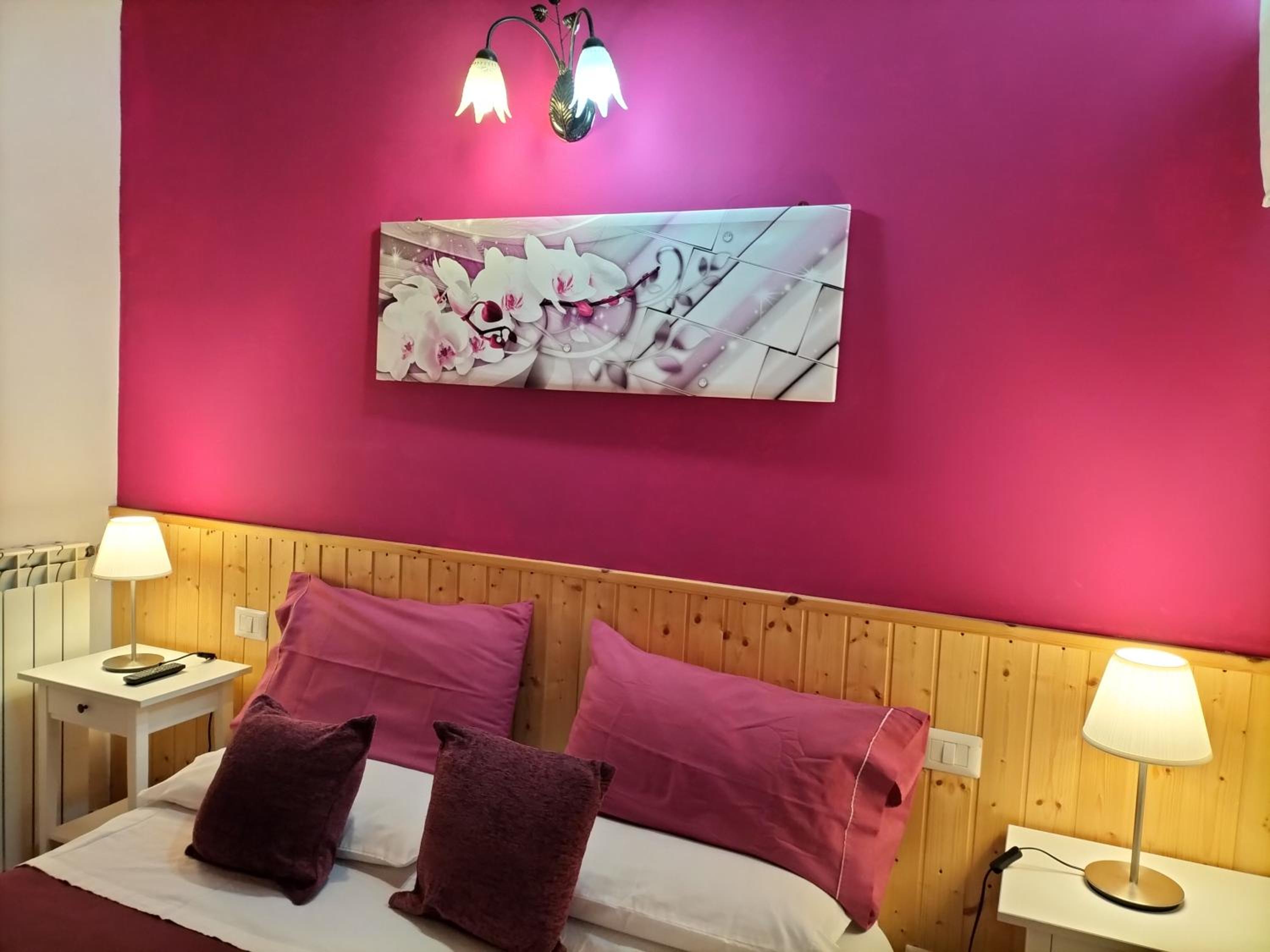 Double or Twin Room with Private Bathroom photo 3
