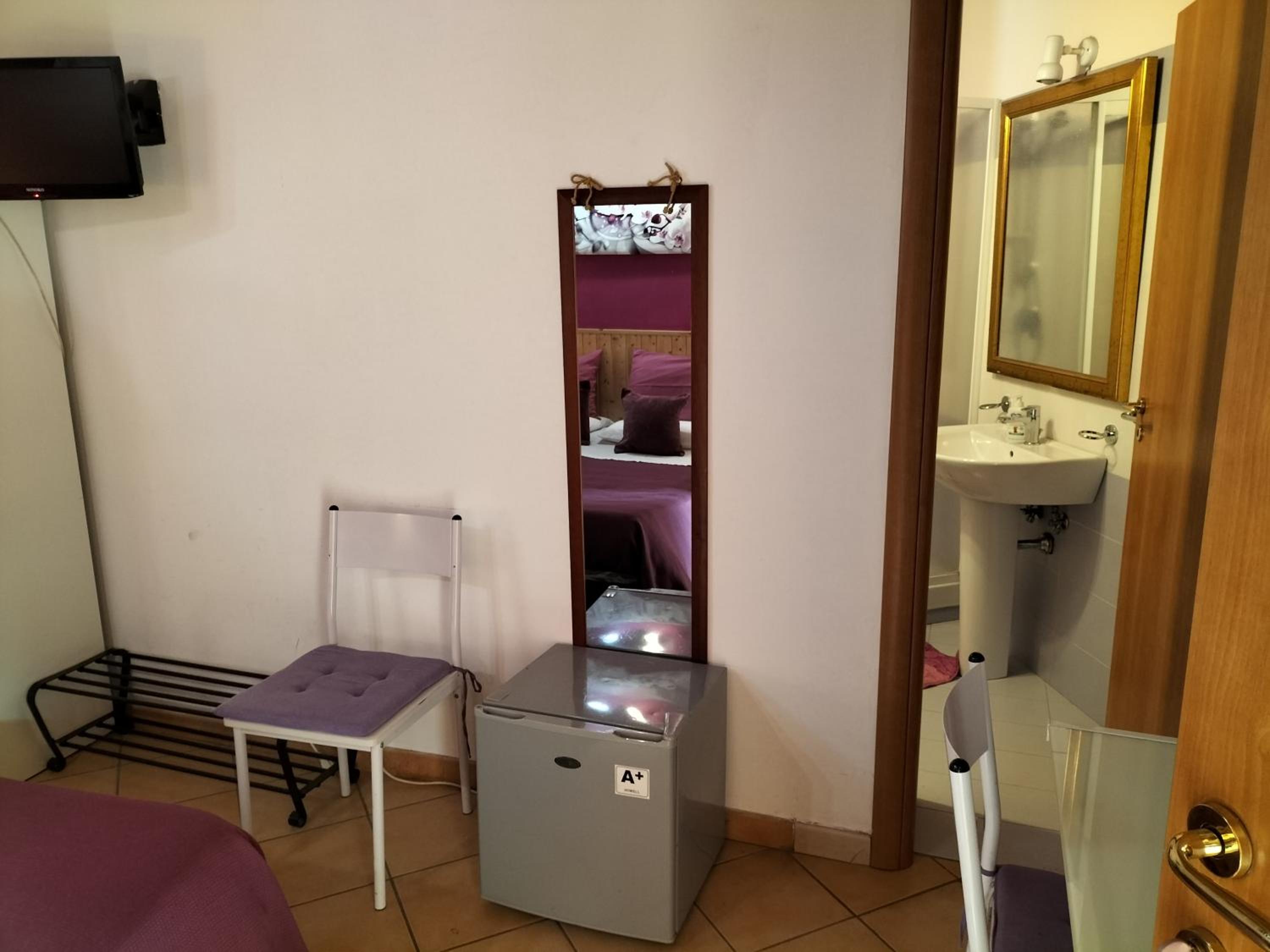 Double or Twin Room with Private Bathroom photo 1