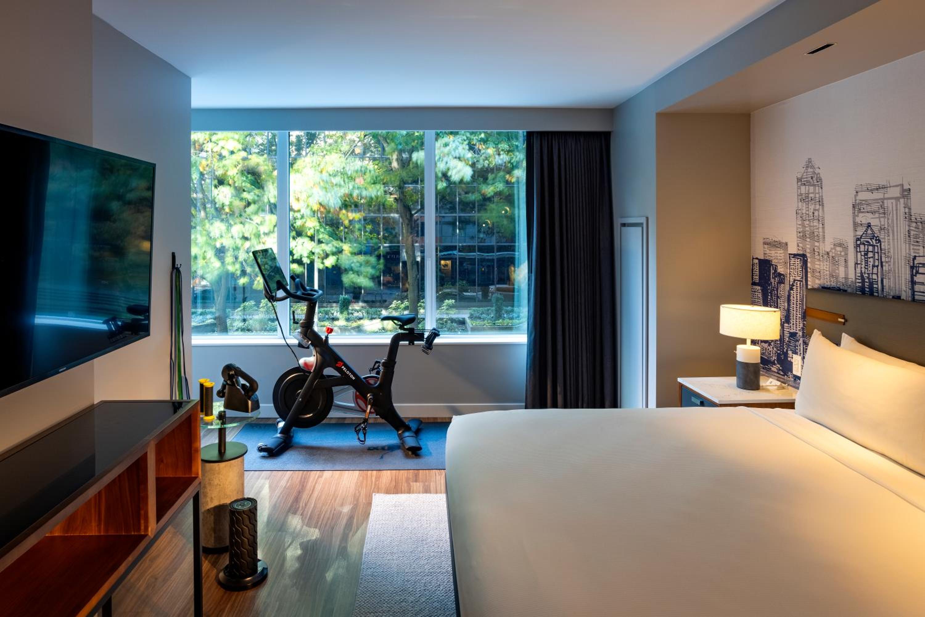 King Room with Peloton - Photo 3