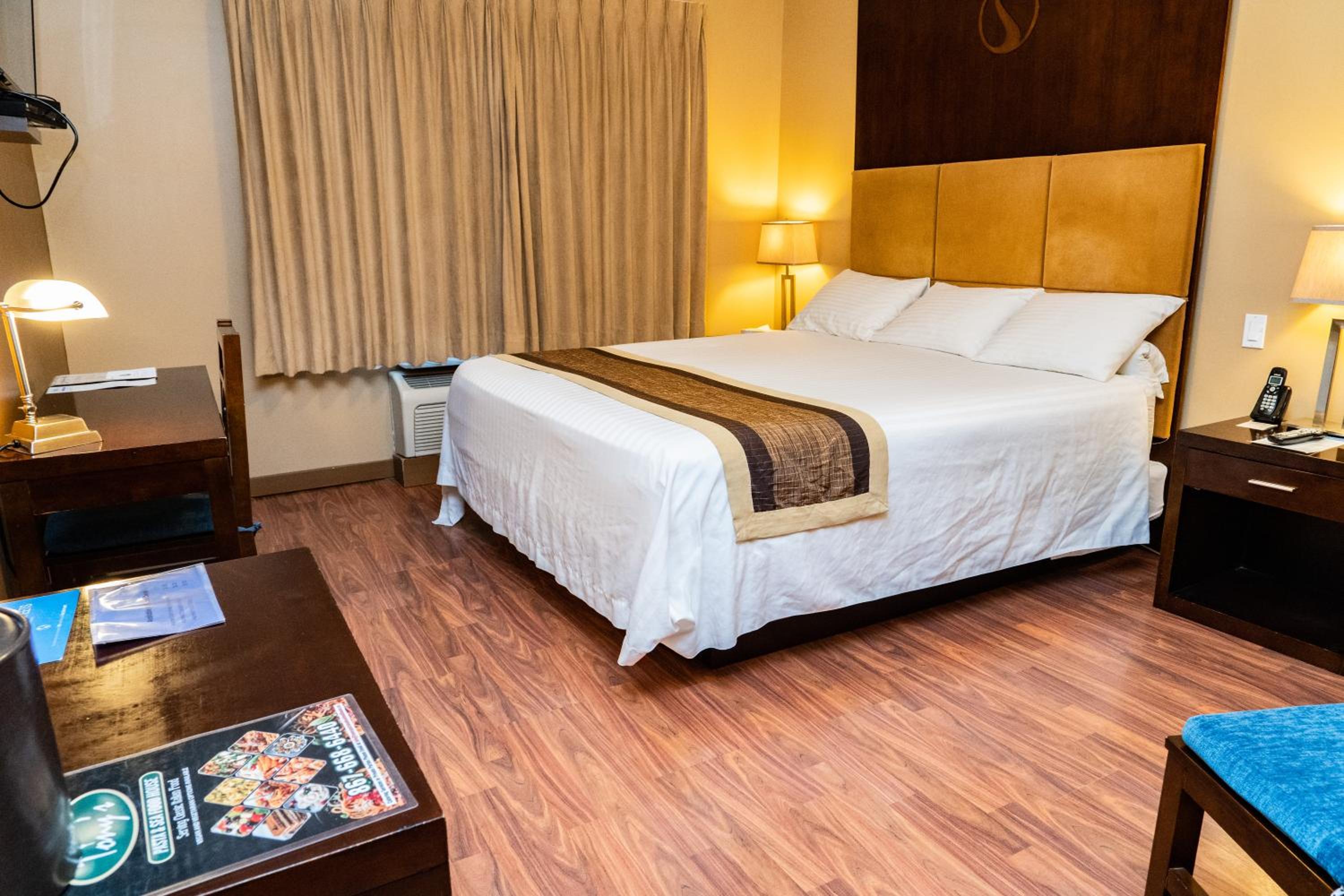 Deluxe Double Room with Shower - Photo 5