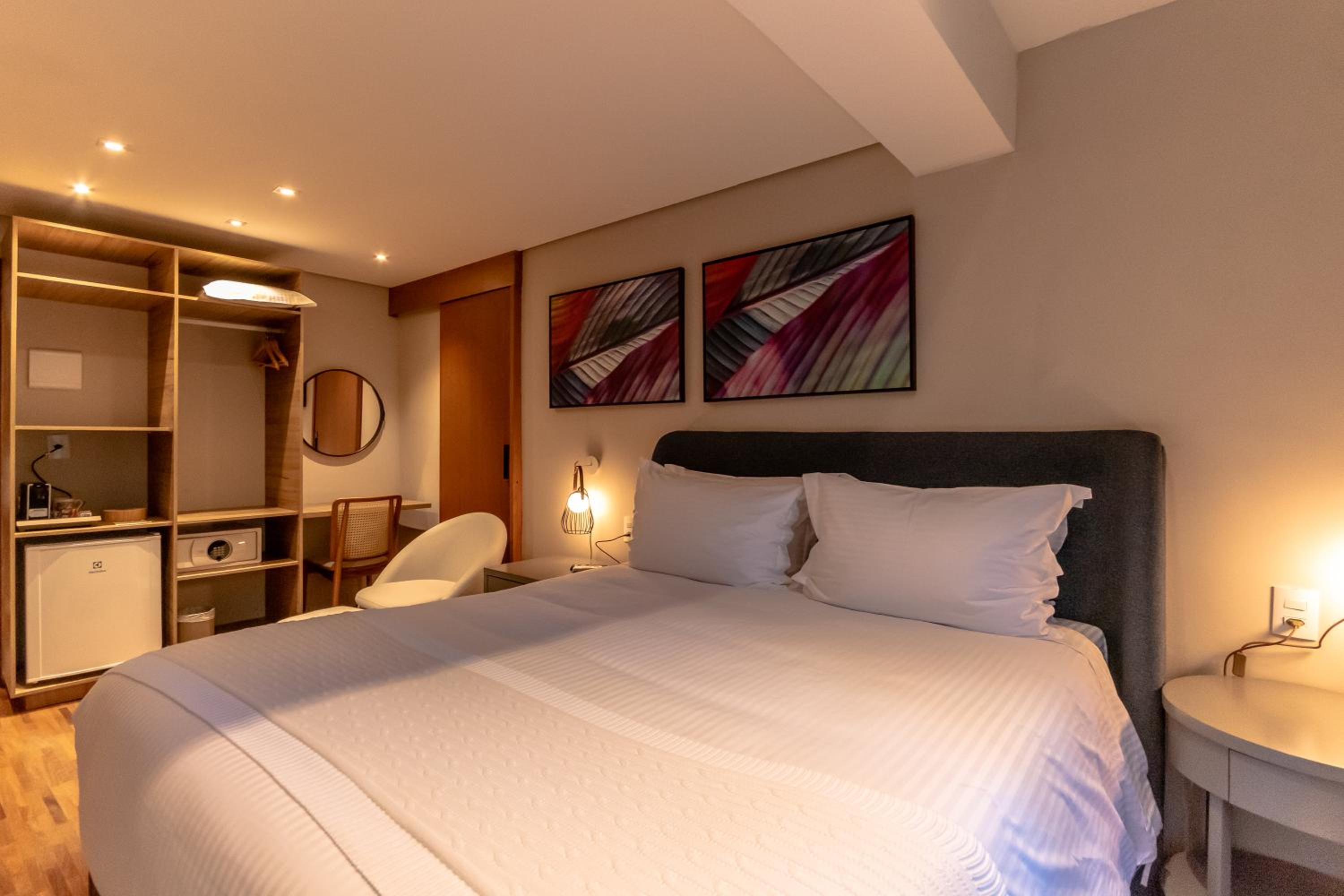 Deluxe Triple Room thumbnail 5