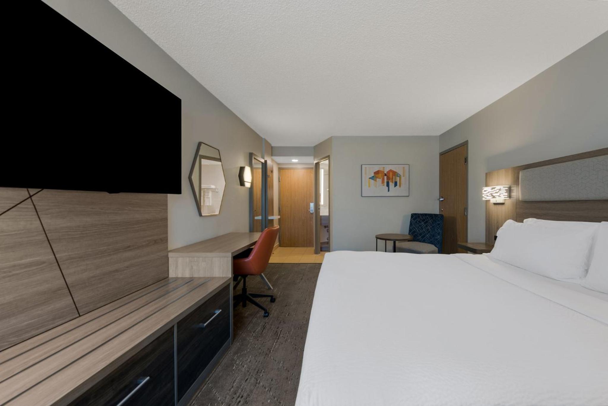 Standard King Room - Photo 2