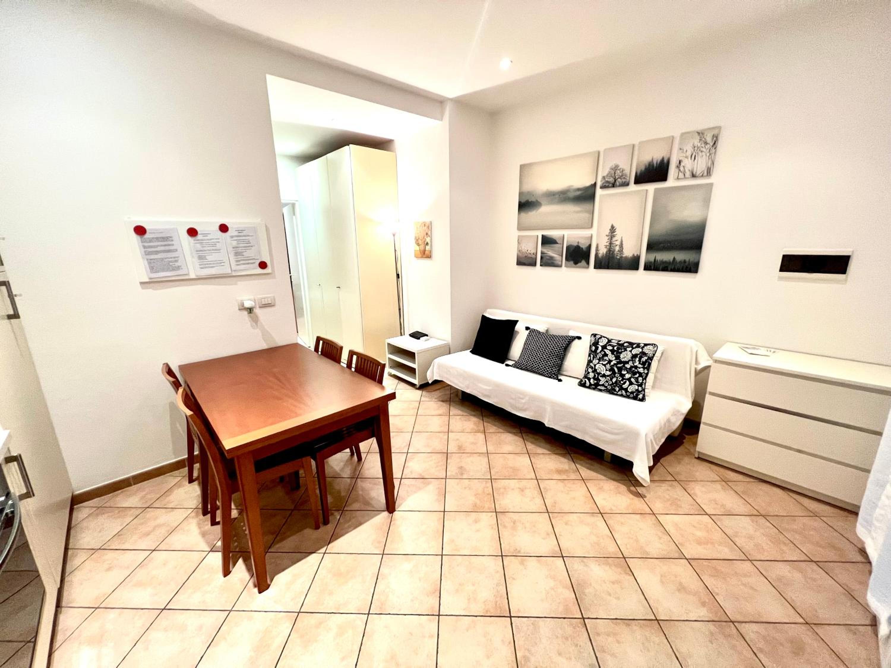 One-Bedroom Apartment