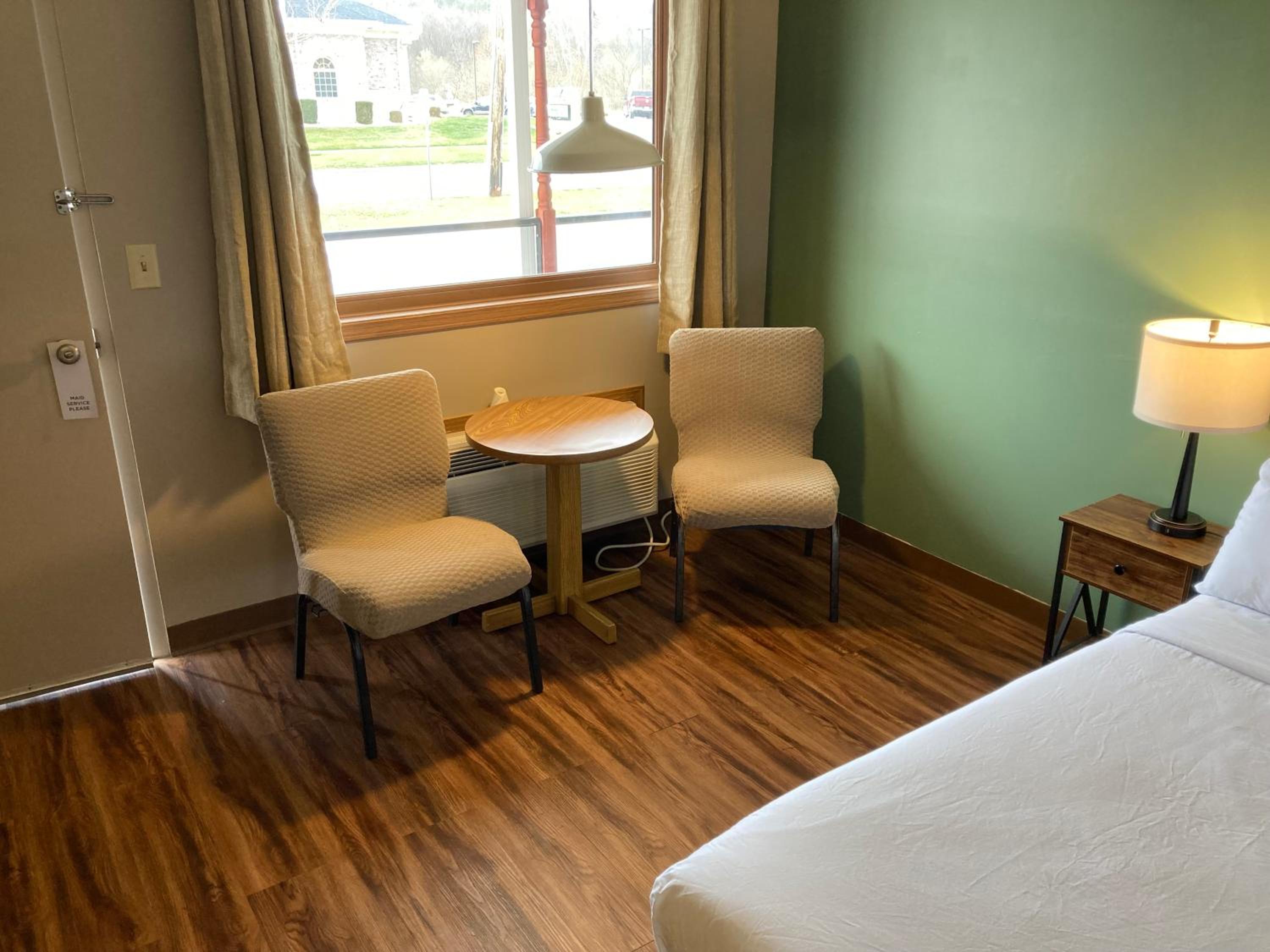 Deluxe King Room - Photo 3