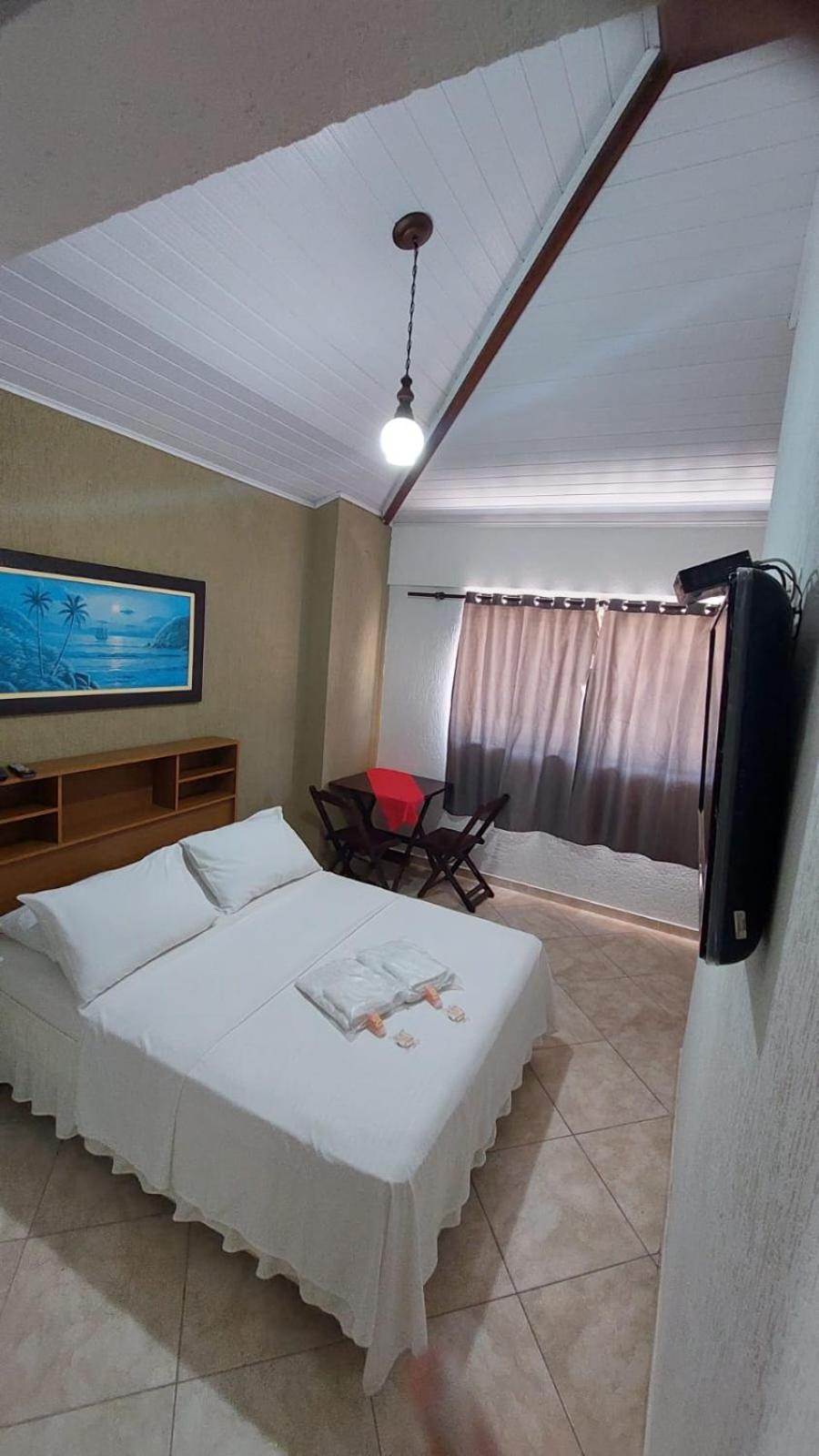 Economy Triple Room photo 2