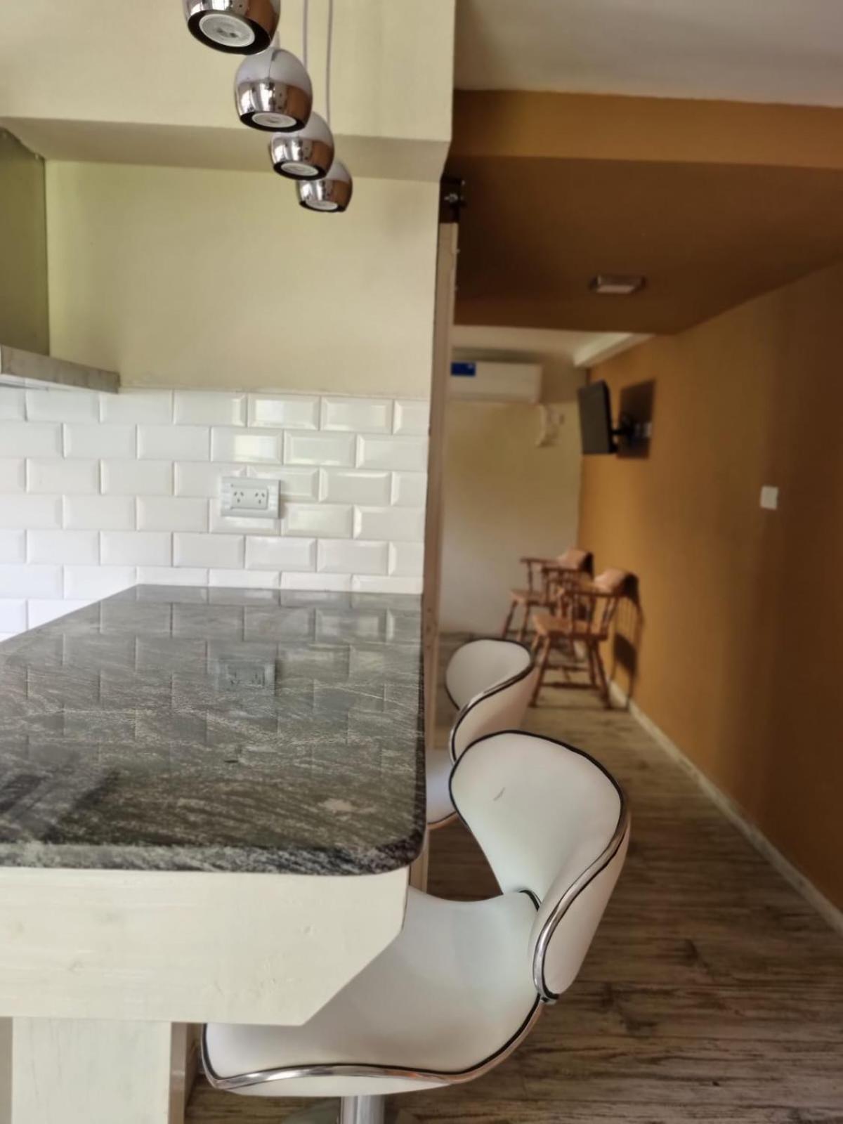 Queen Room with Pool View photo 3
