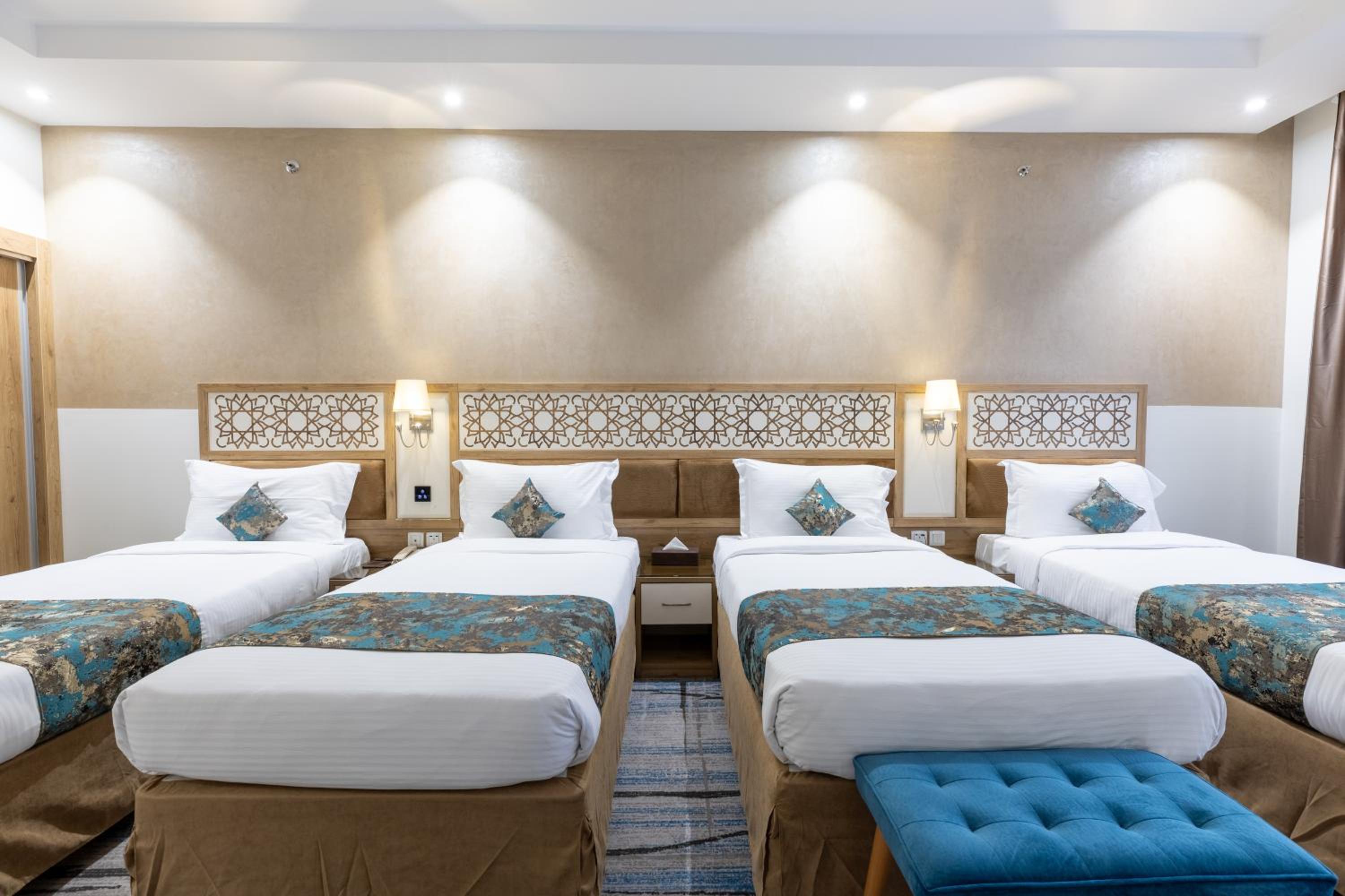 Deluxe Quadruple Room - Photo 5