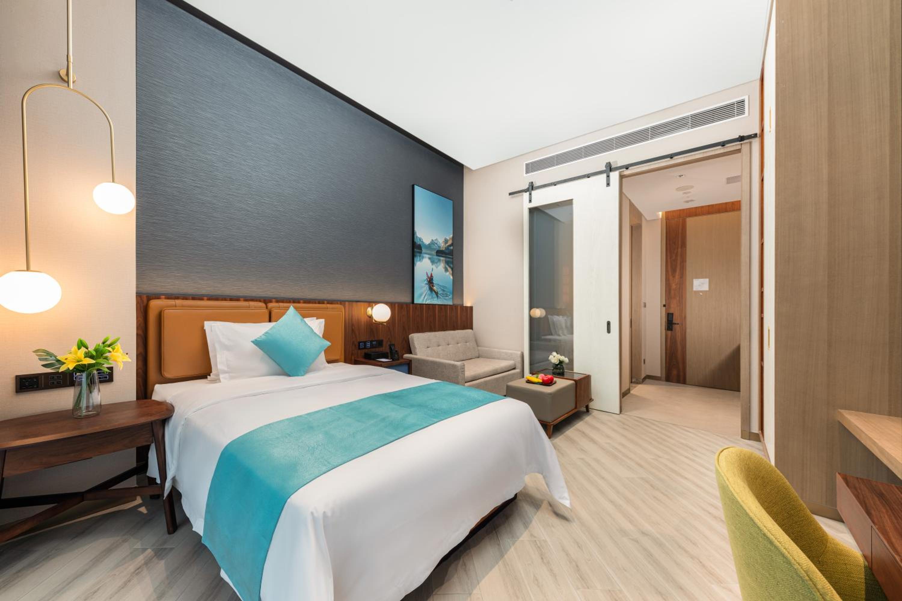 Deluxe King Room