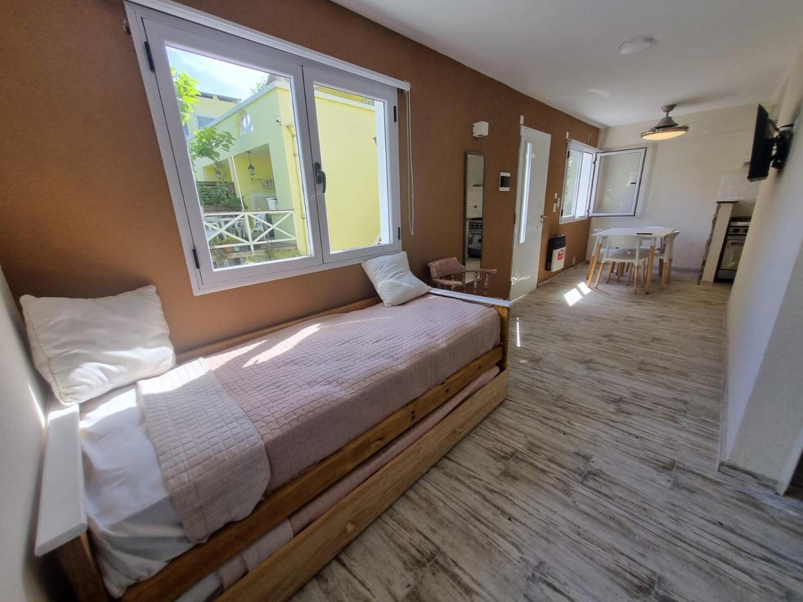 Maisonette photo 1