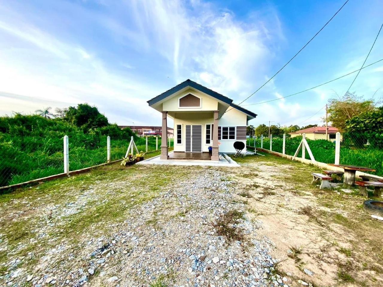 Three-Bedroom House photo 1