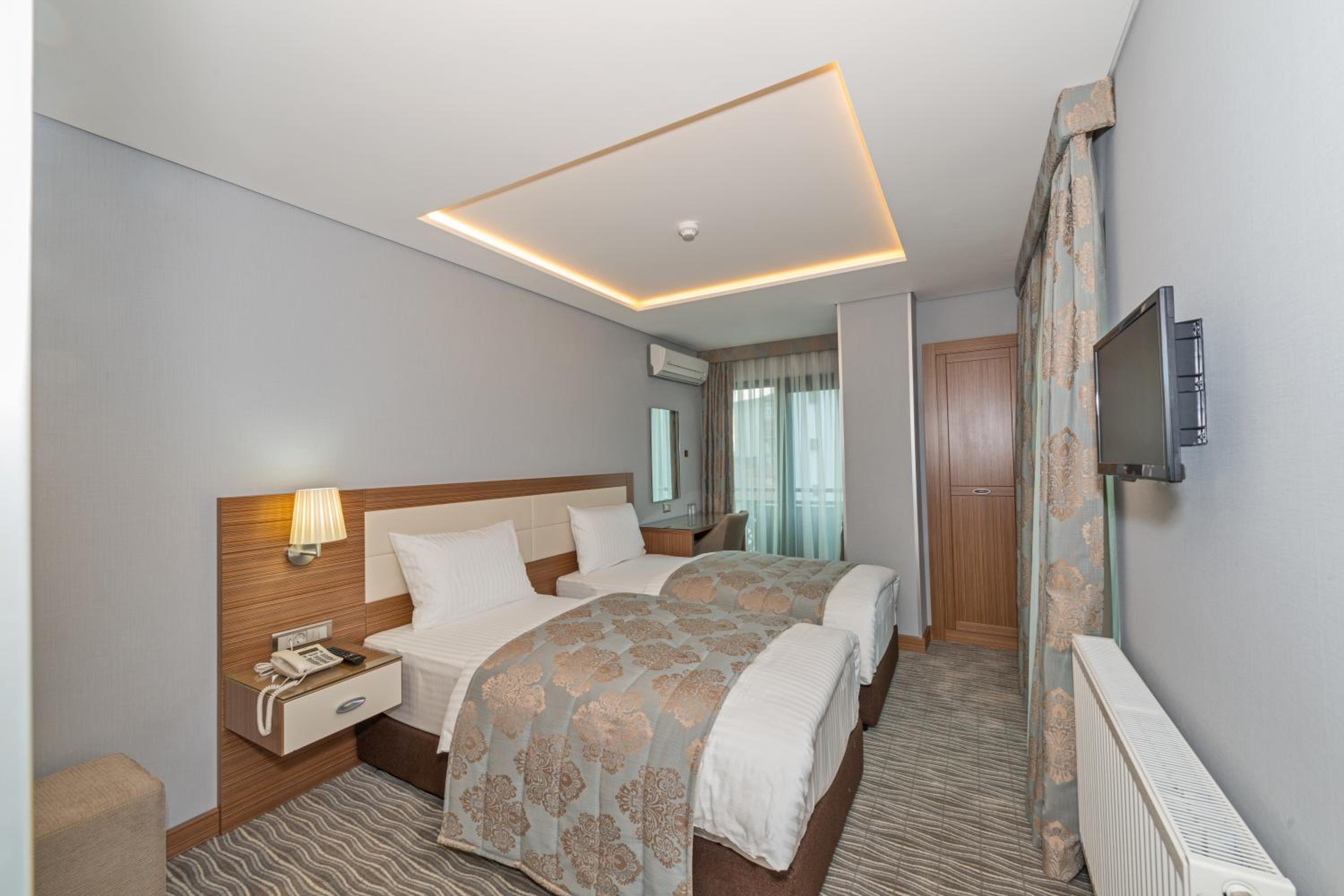 Standard Double Room photo 3