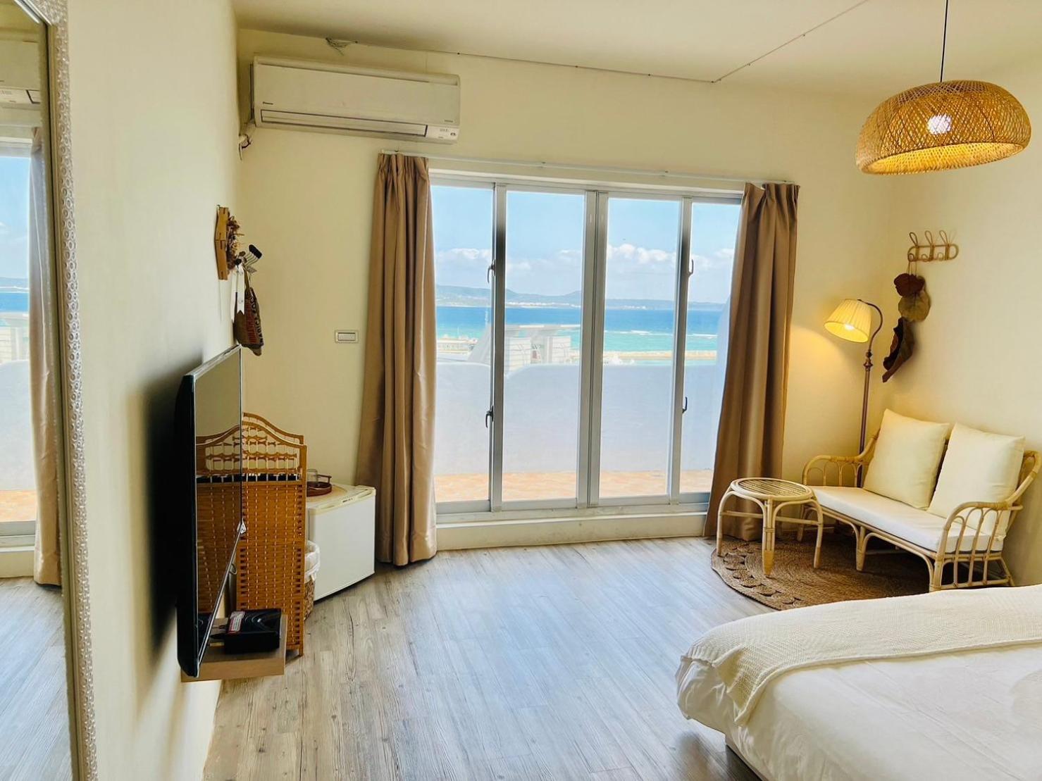 Queen Room with Balcony