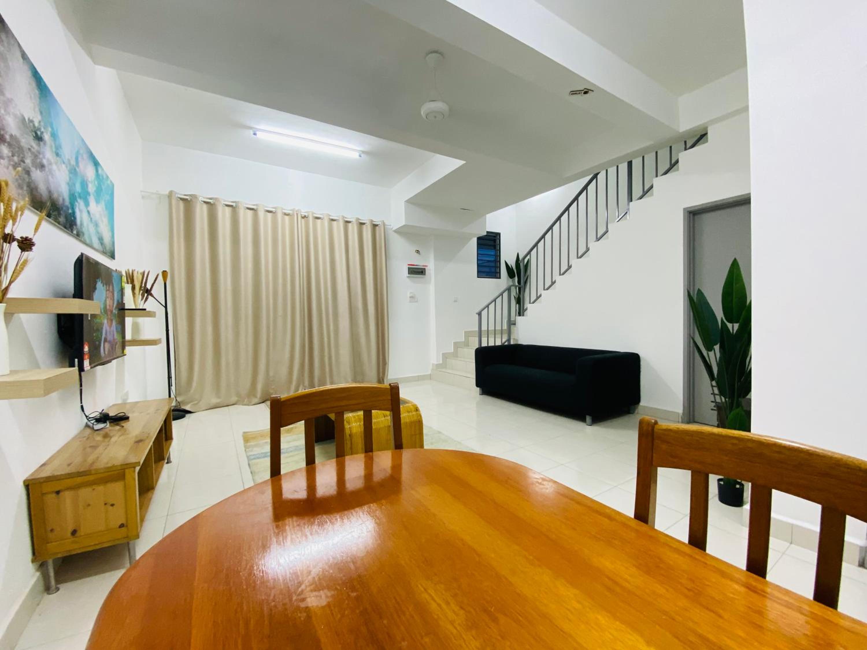 Four-Bedroom House photo 3