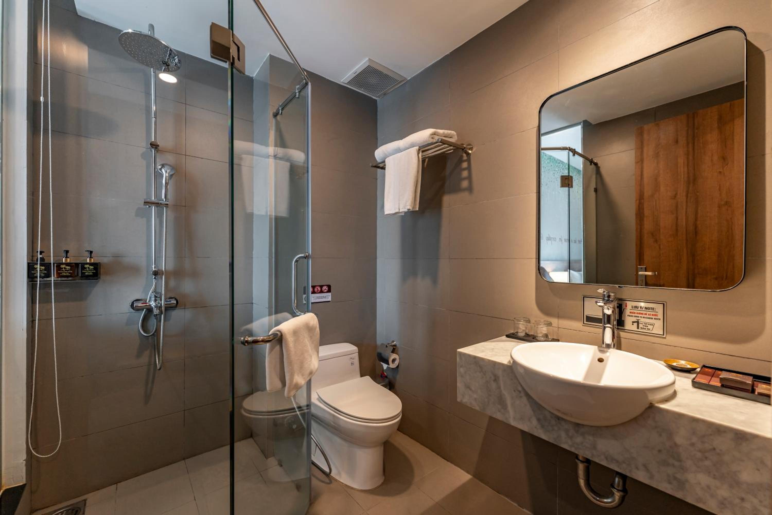 Standard Twin Room - Photo 6