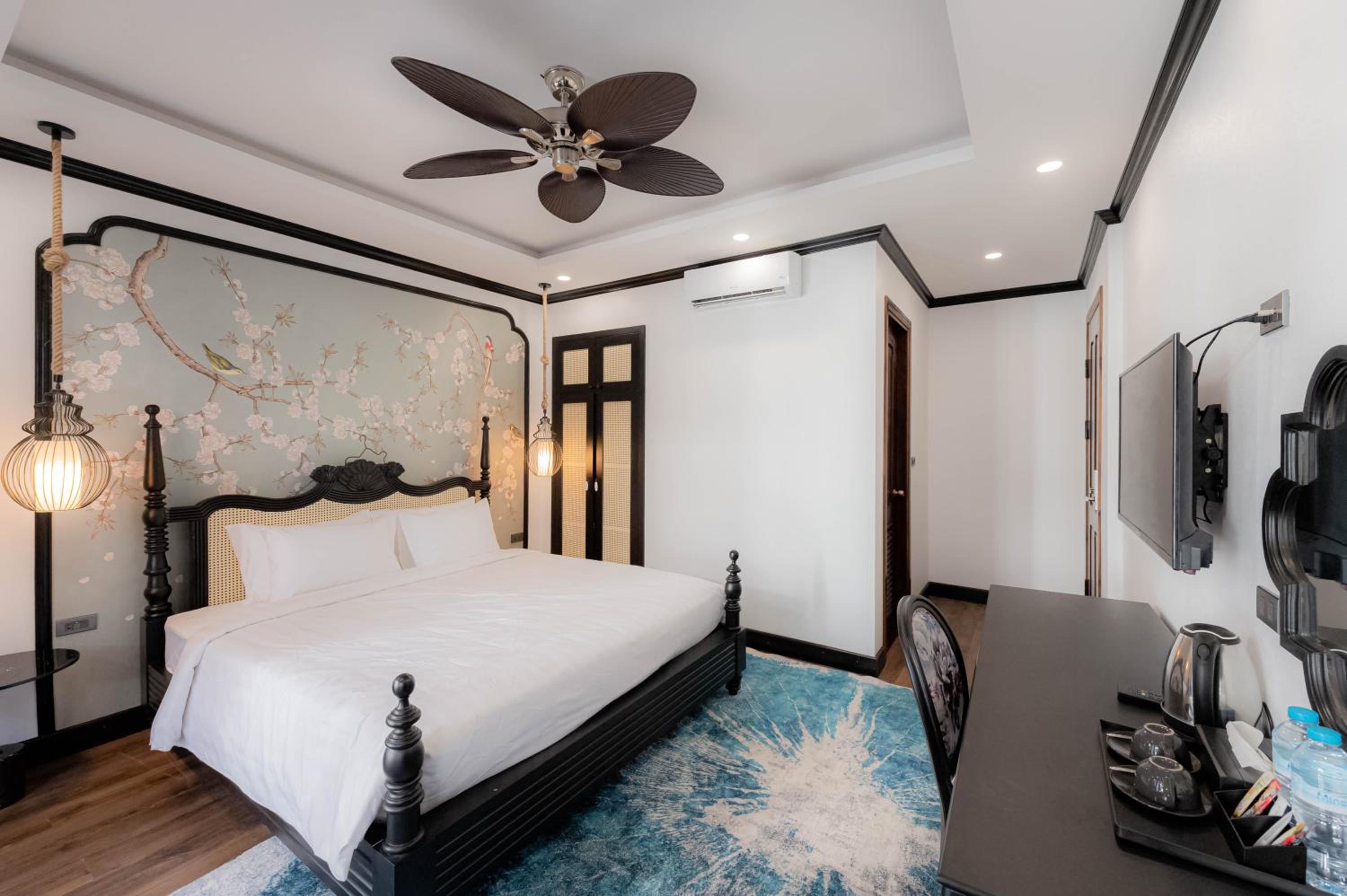Family Suite with Balcony photo 2