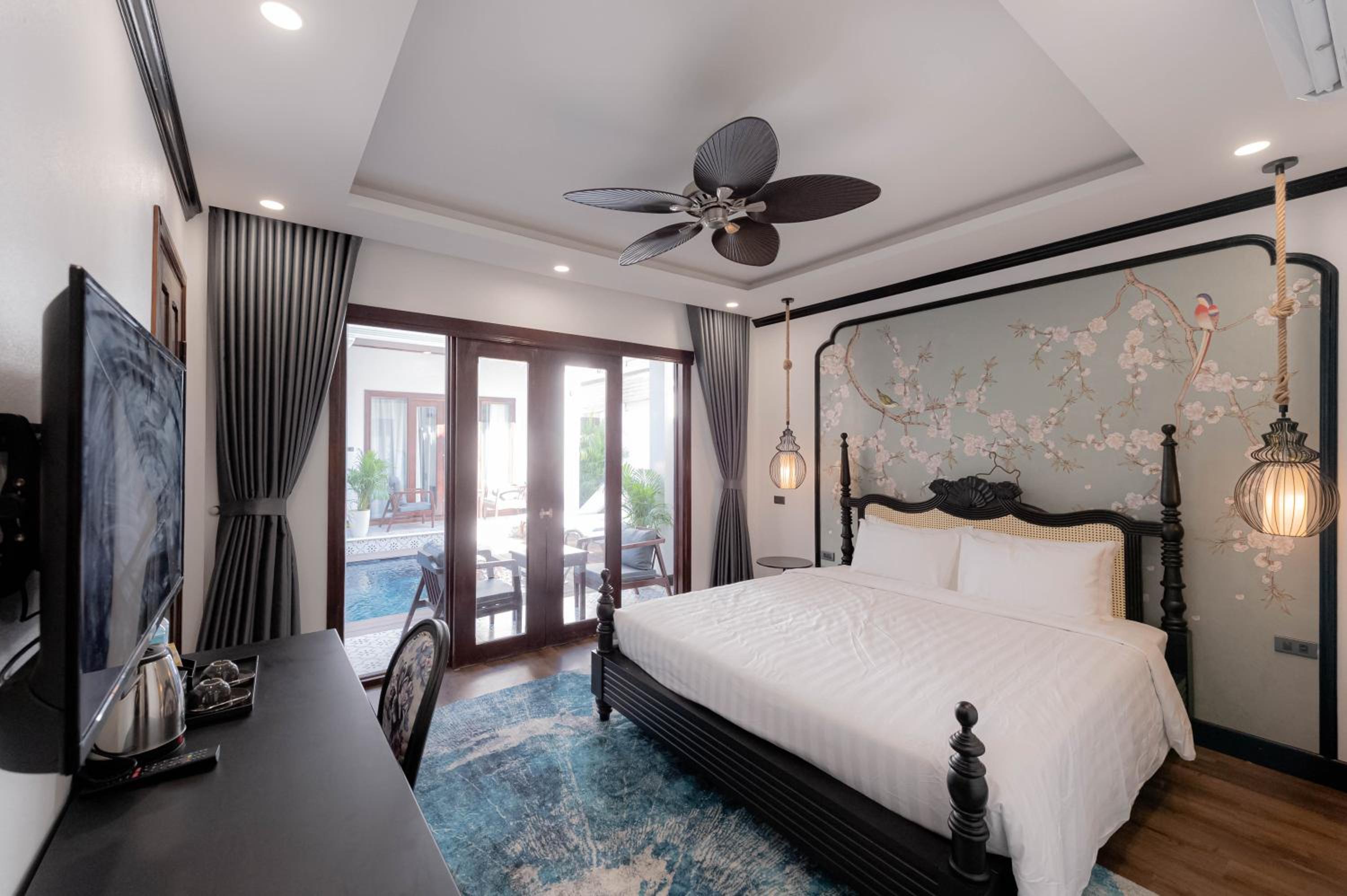Family Suite with Balcony photo 3