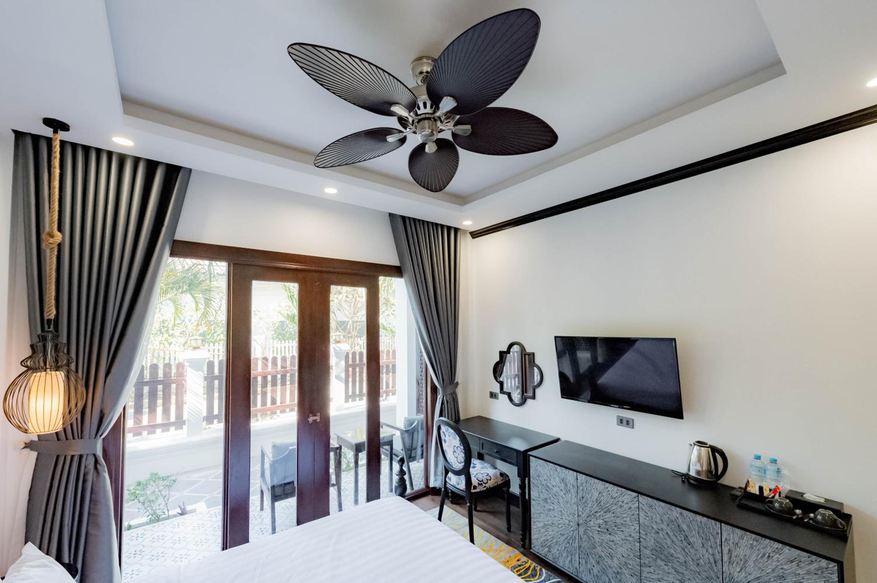 King Room with Balcony