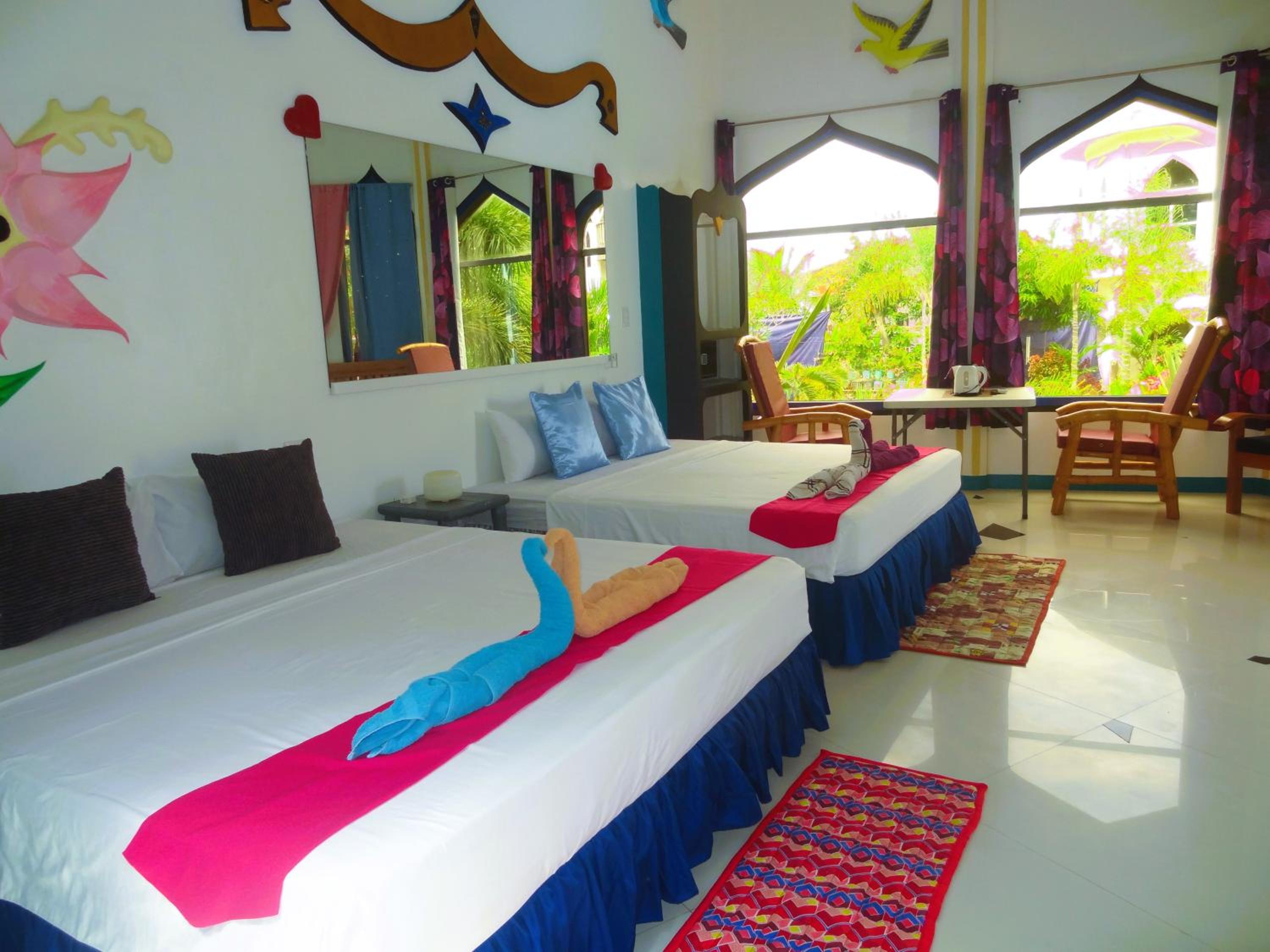 Deluxe King Suite - Photo 2
