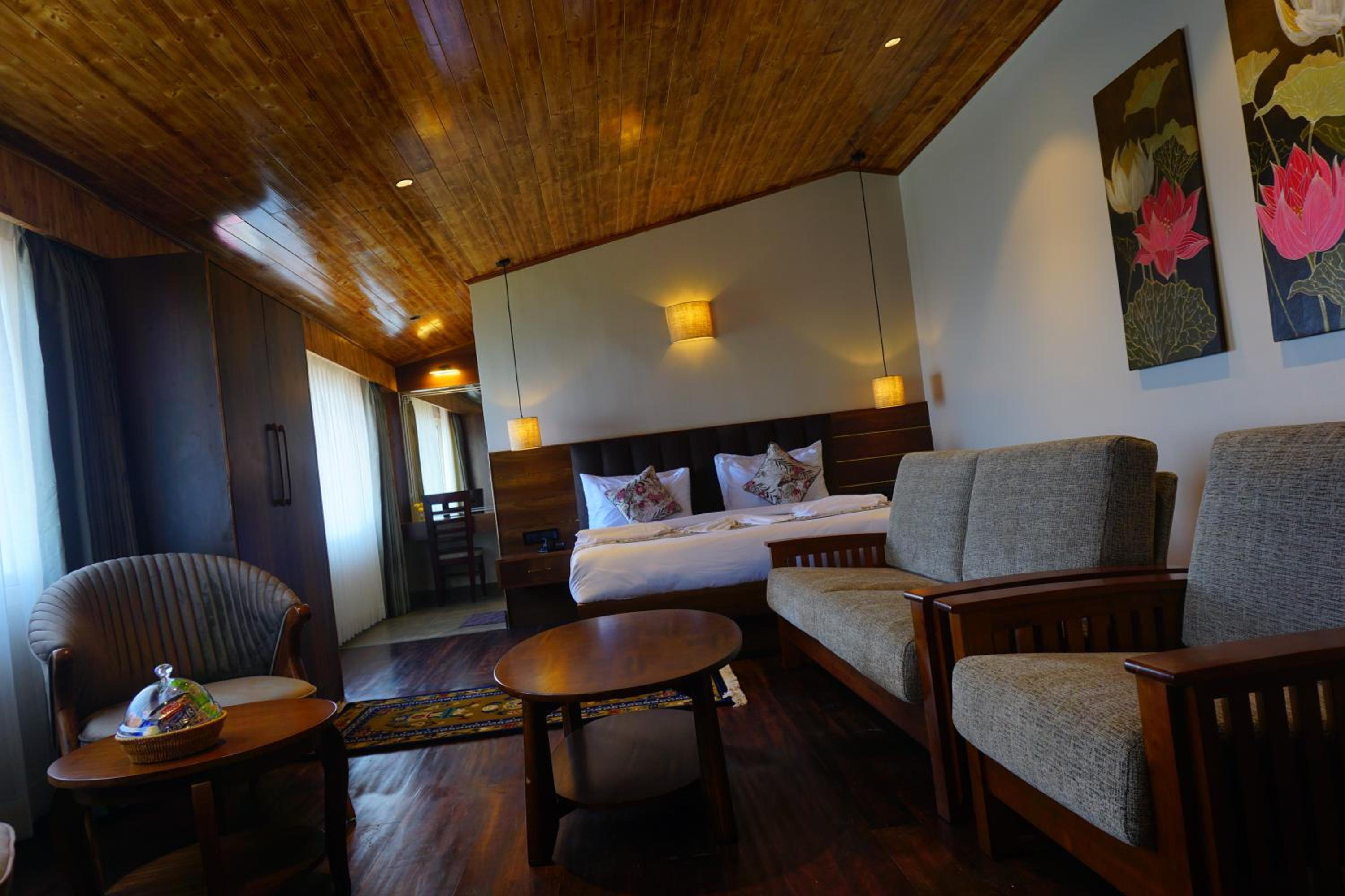 King Room with Mountain View photo 2