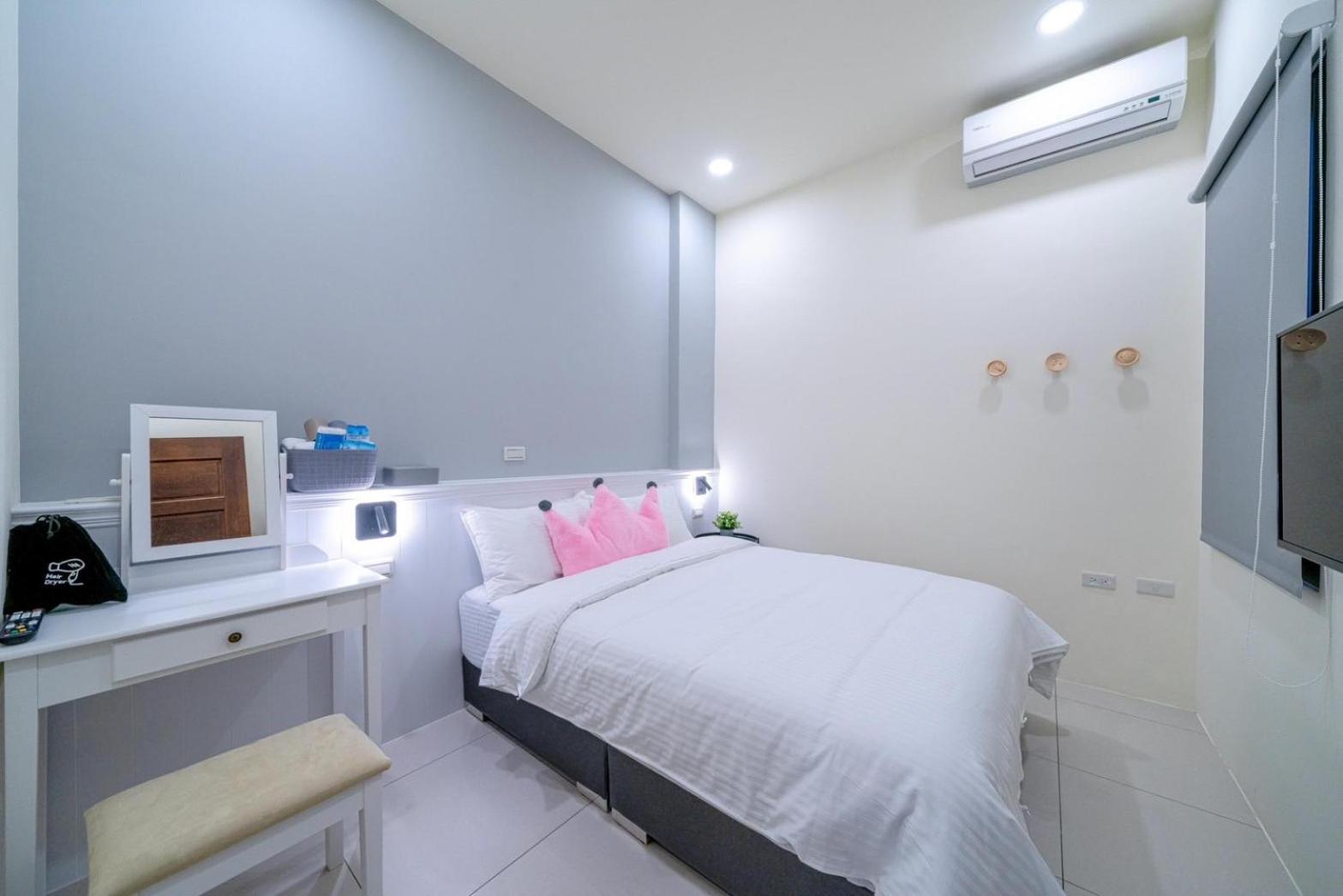 Small Double Room photo 1