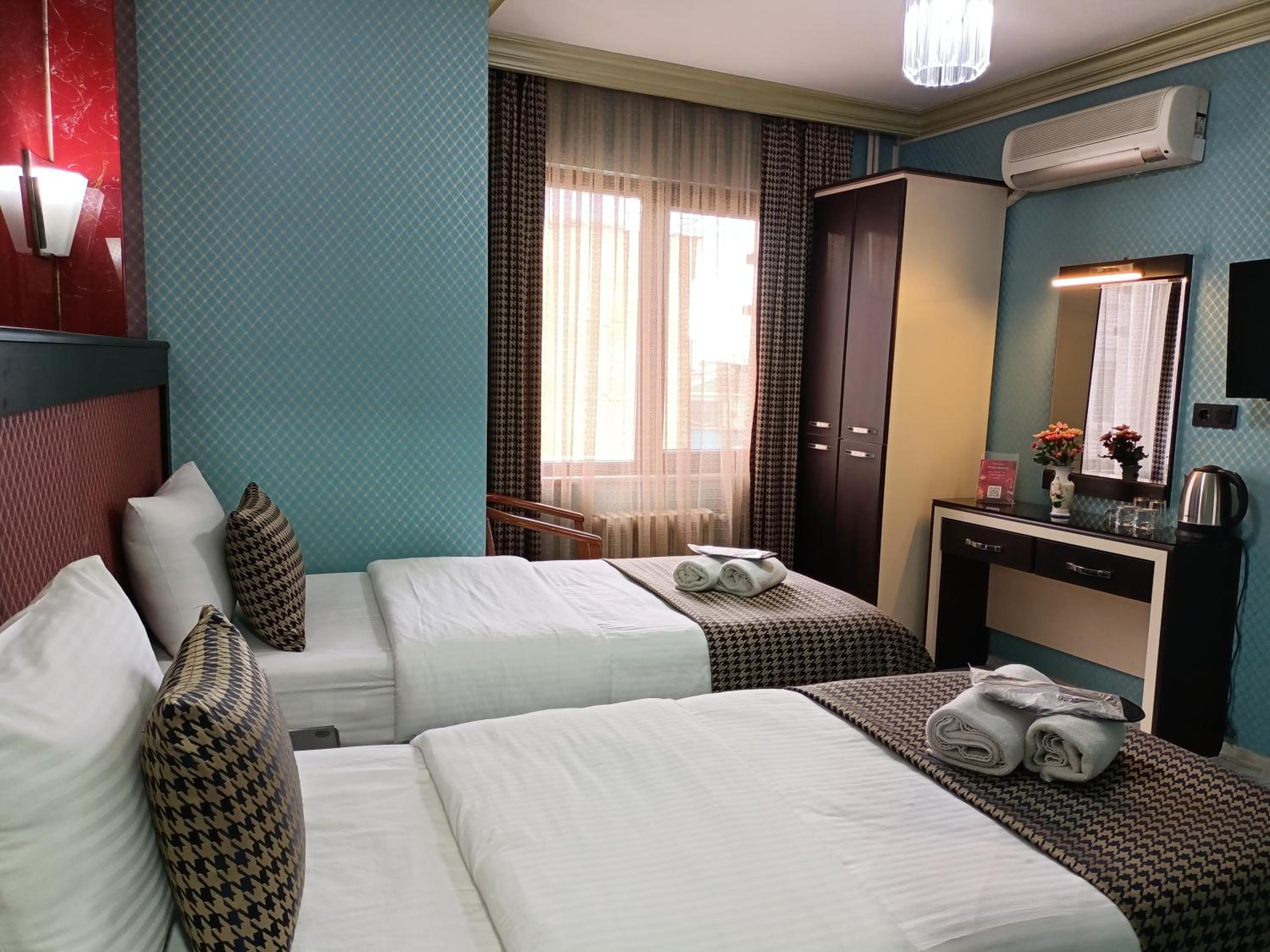 Standard Double or Twin Room photo 1