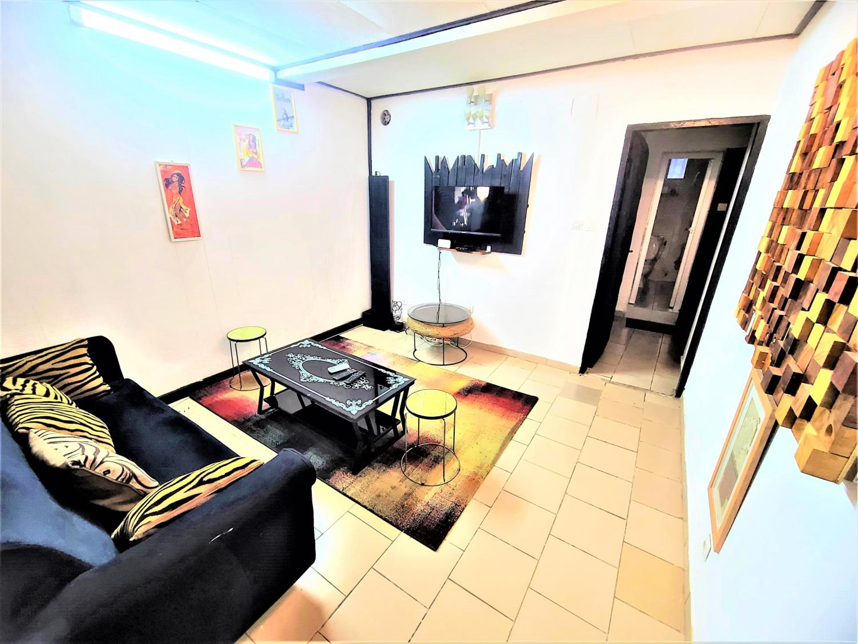 One-Bedroom Apartment photo 1