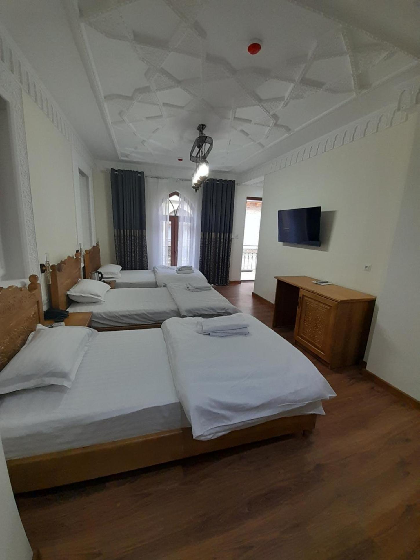 Triple Room with Private Bathroom photo 2