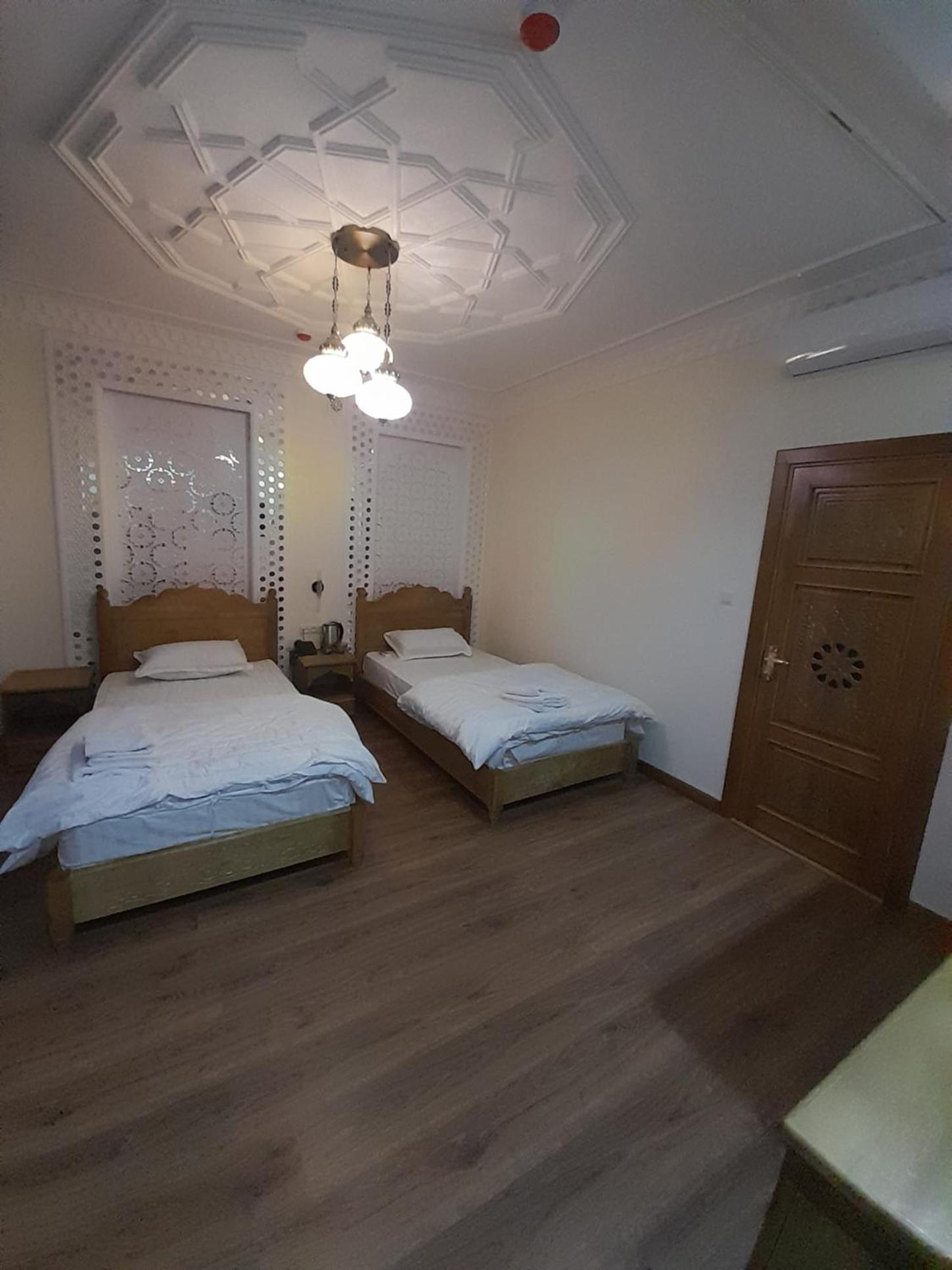 Twin Room with Private Bathroom photo 2